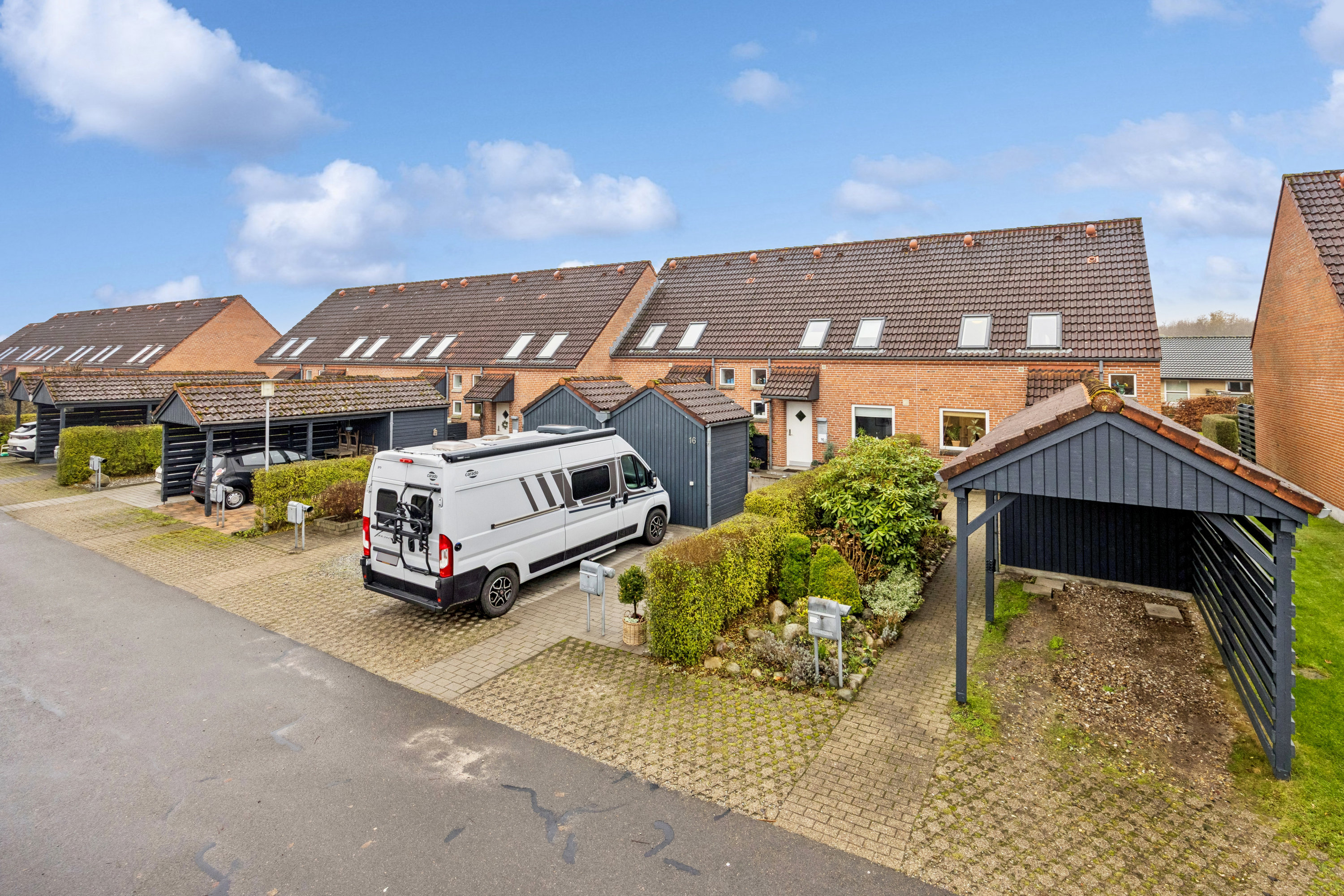 Fremhævet facade billede i fuldskærmstilstand. Billede af Tusborgvej 14, 9310 Vodskov