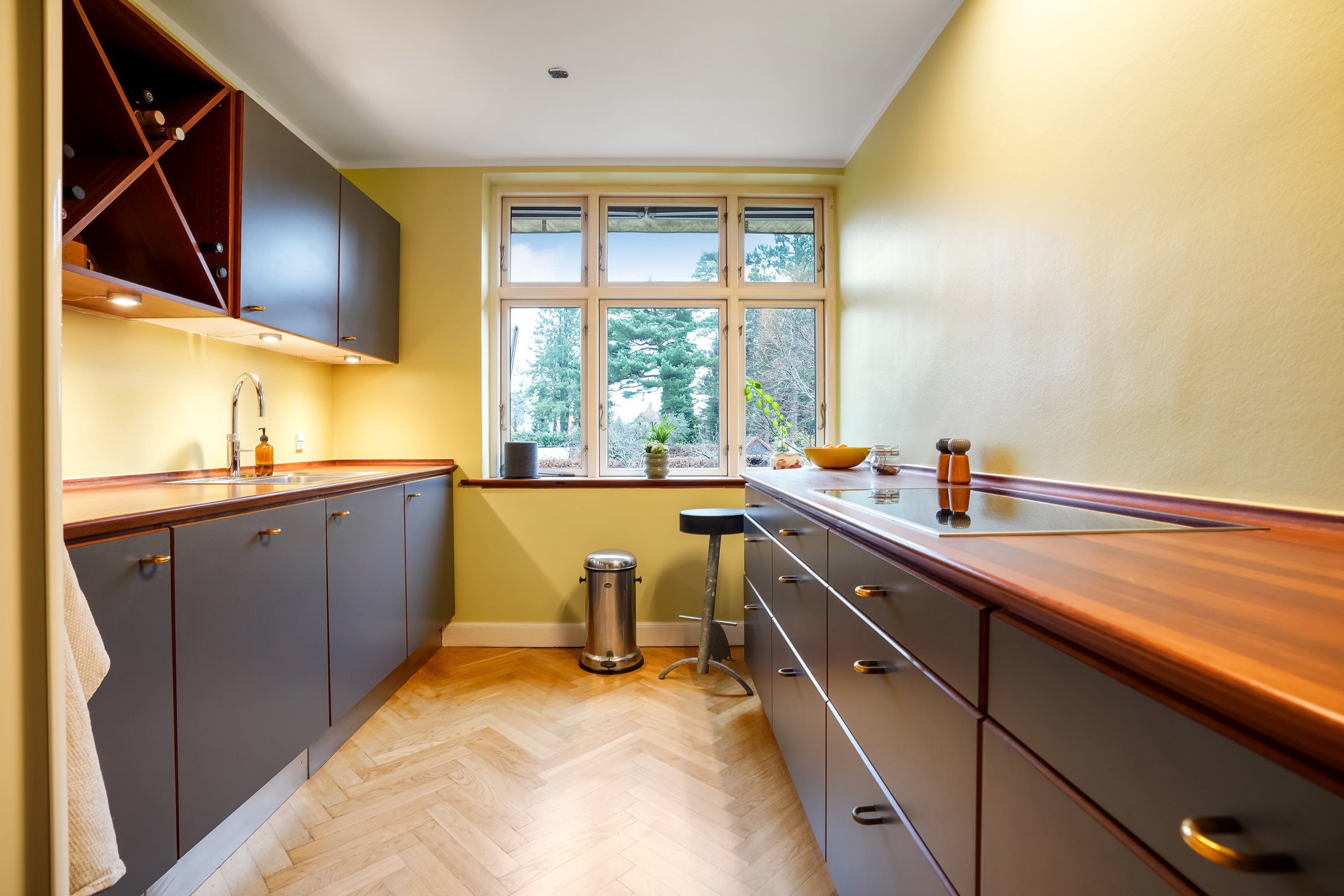 Fremhævet køkken billede i fuldskærmstilstand. Billede af Munkevænget 13, 5230 Odense M