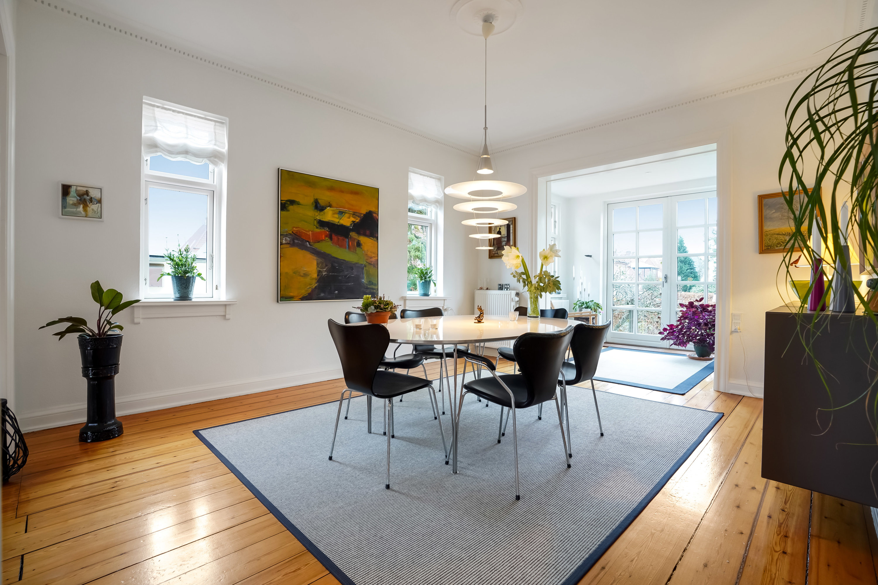 Fremhævet stue billede i fuldskærmstilstand. Billede af Munkevænget 13, 5230 Odense M