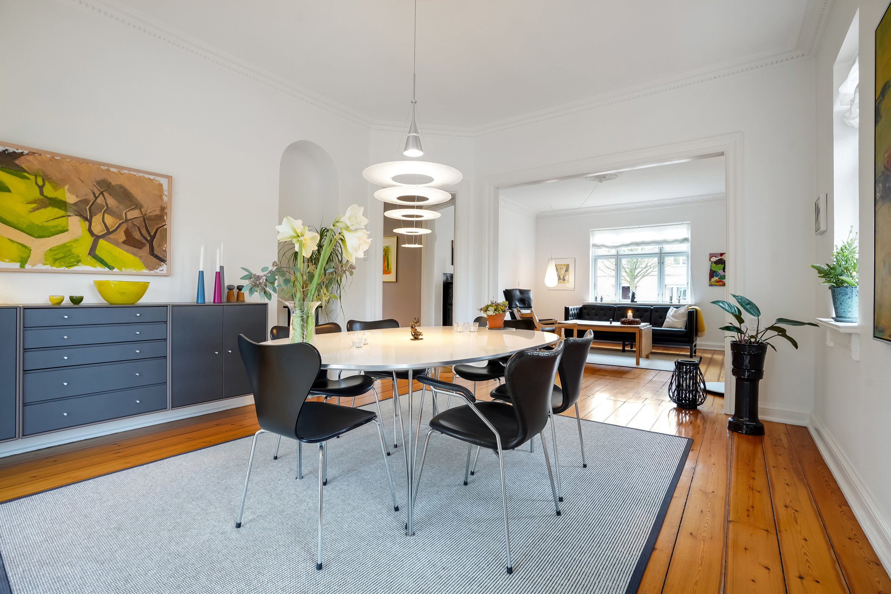 Fremhævet stue billede i fuldskærmstilstand. Billede af Munkevænget 13, 5230 Odense M