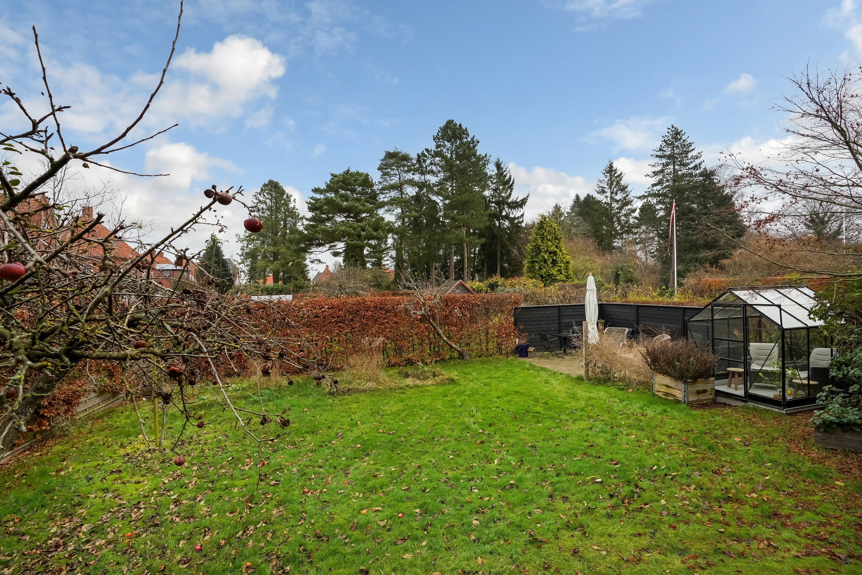 Fremhævet have billede i fuldskærmstilstand. Billede af Munkevænget 13, 5230 Odense M