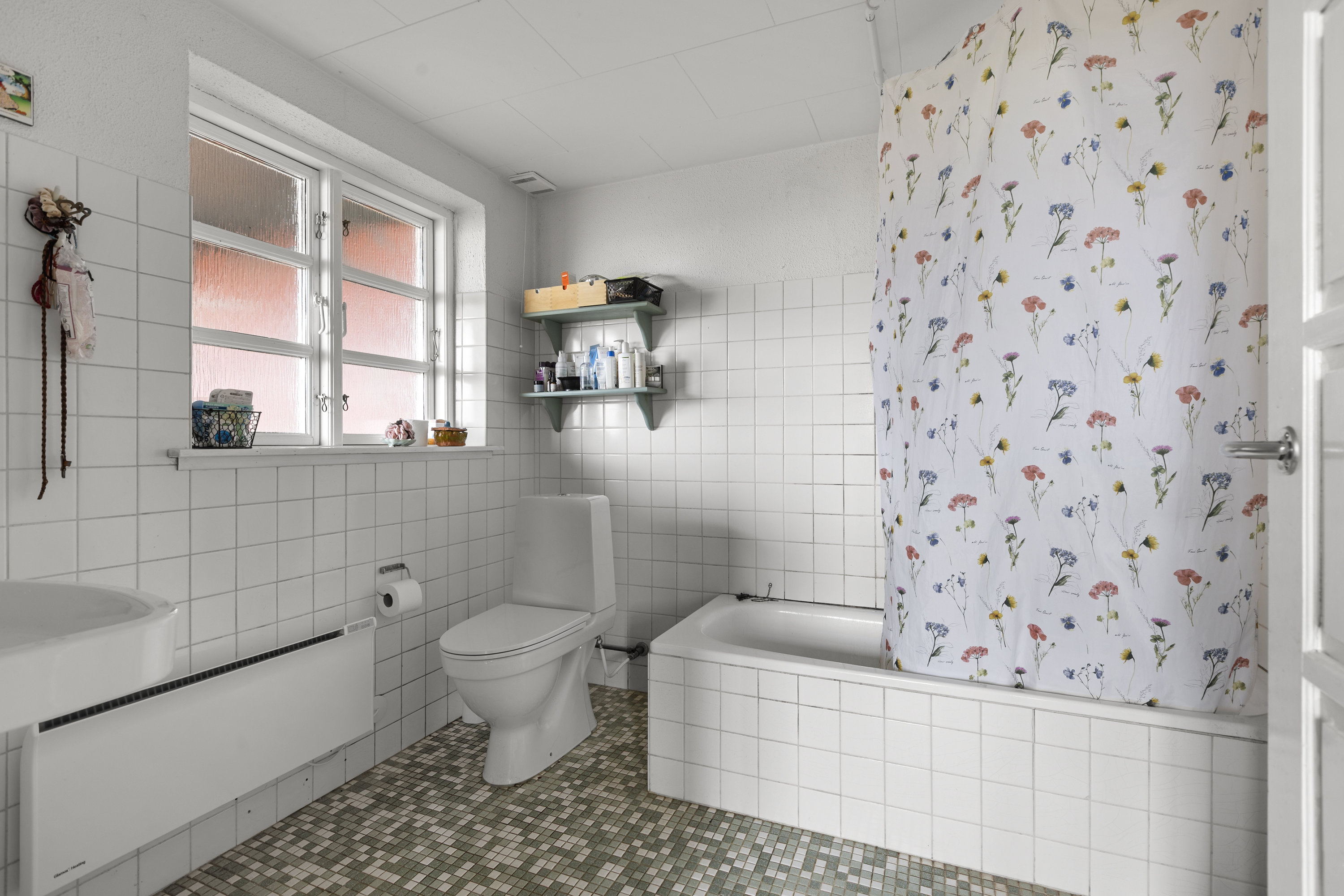 Fremhævet badeværelse billede i fuldskærmstilstand. Billede af Tystrupvej 8, Tystrup, 4250 Fuglebjerg