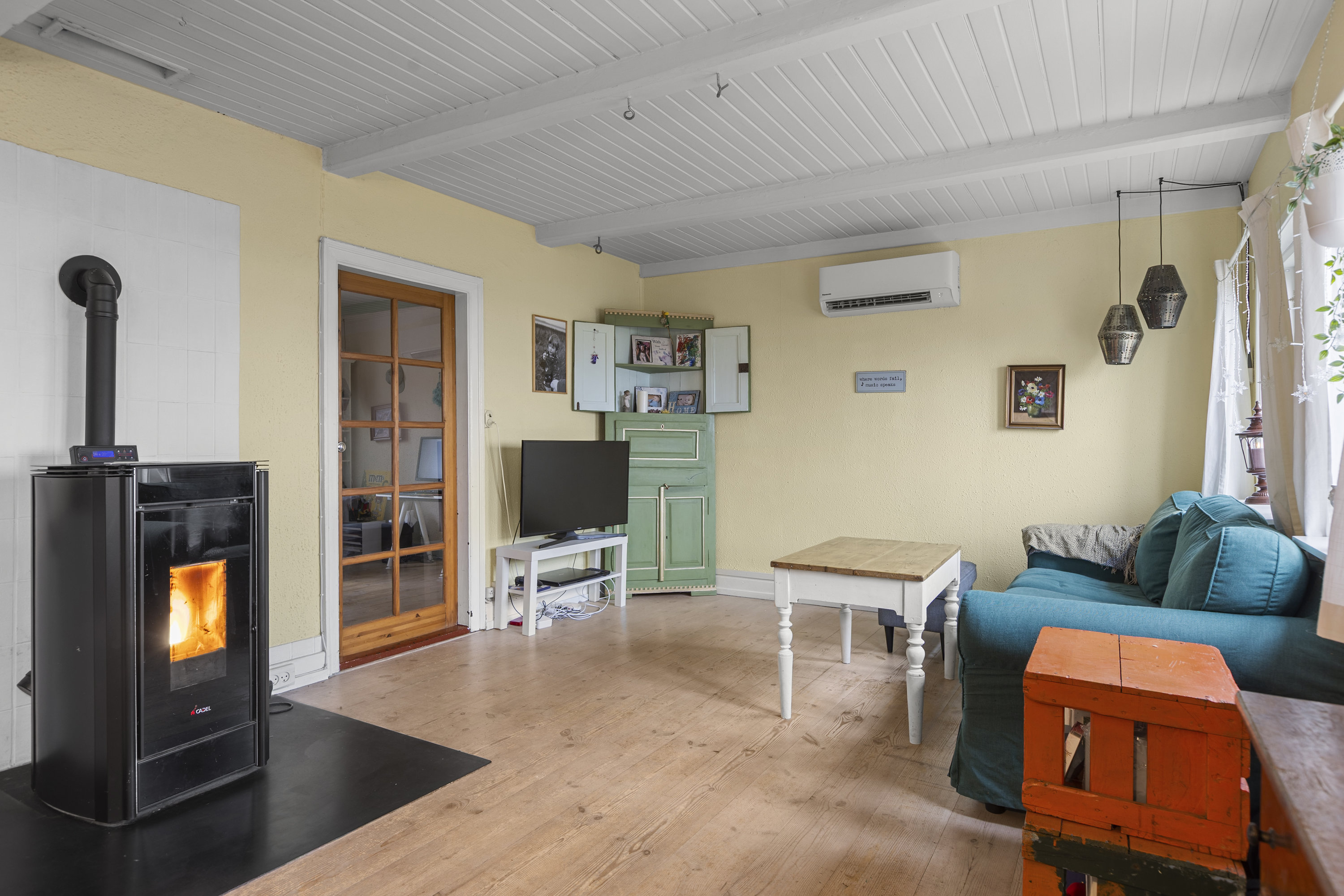 Fremhævet stue billede i fuldskærmstilstand. Billede af Tystrupvej 8, Tystrup, 4250 Fuglebjerg