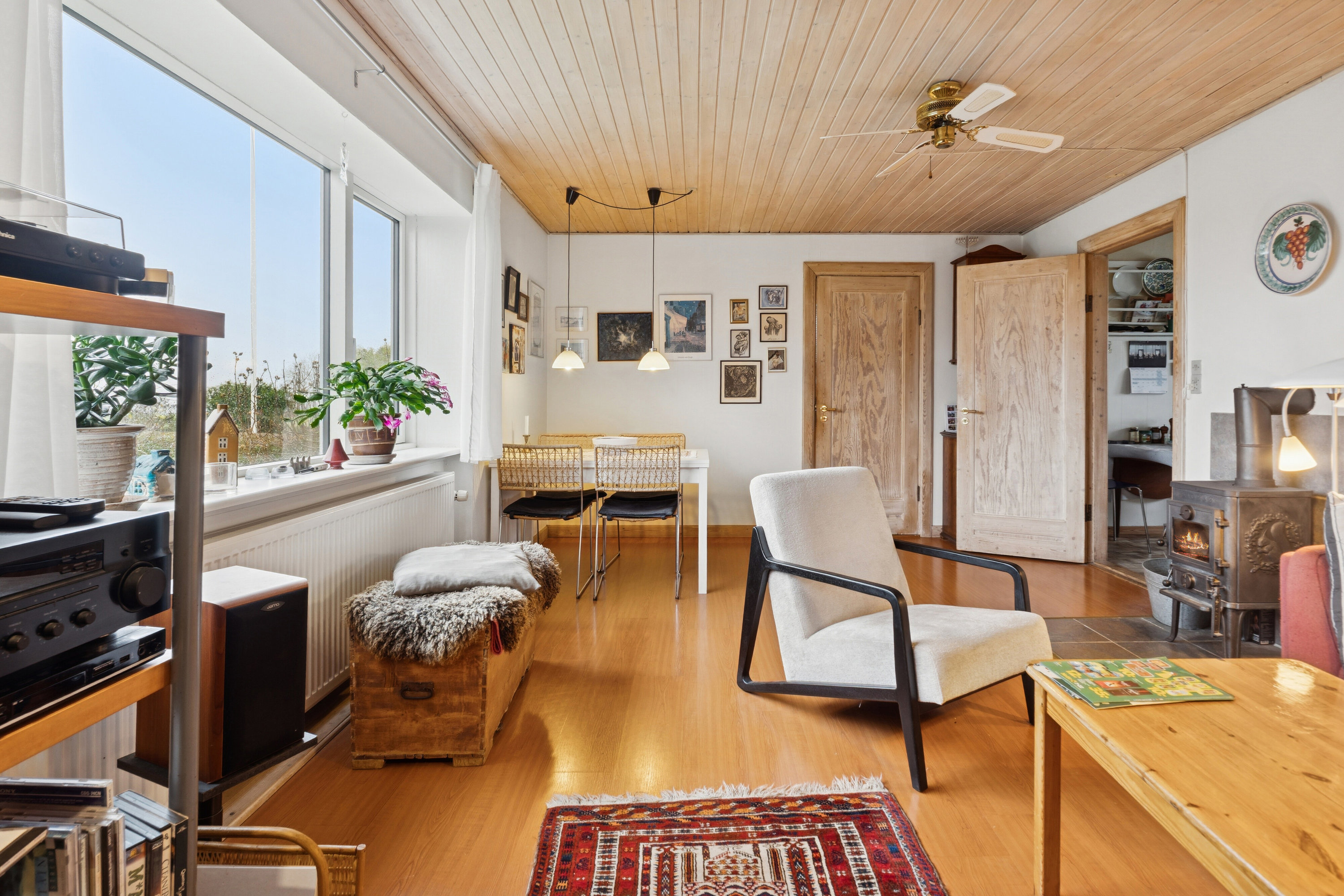 Fremhævet stue billede i fuldskærmstilstand. Billede af Spodsbjergvej 159, Gammel Skrøbelev, 5900 Rudkøbing