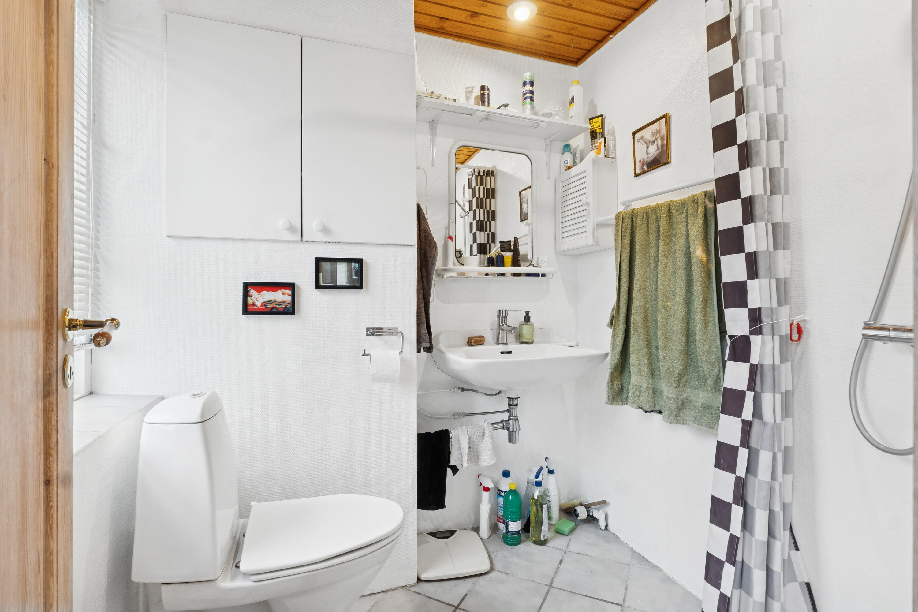 Fremhævet badeværelse billede i fuldskærmstilstand. Billede af Spodsbjergvej 159, Gammel Skrøbelev, 5900 Rudkøbing