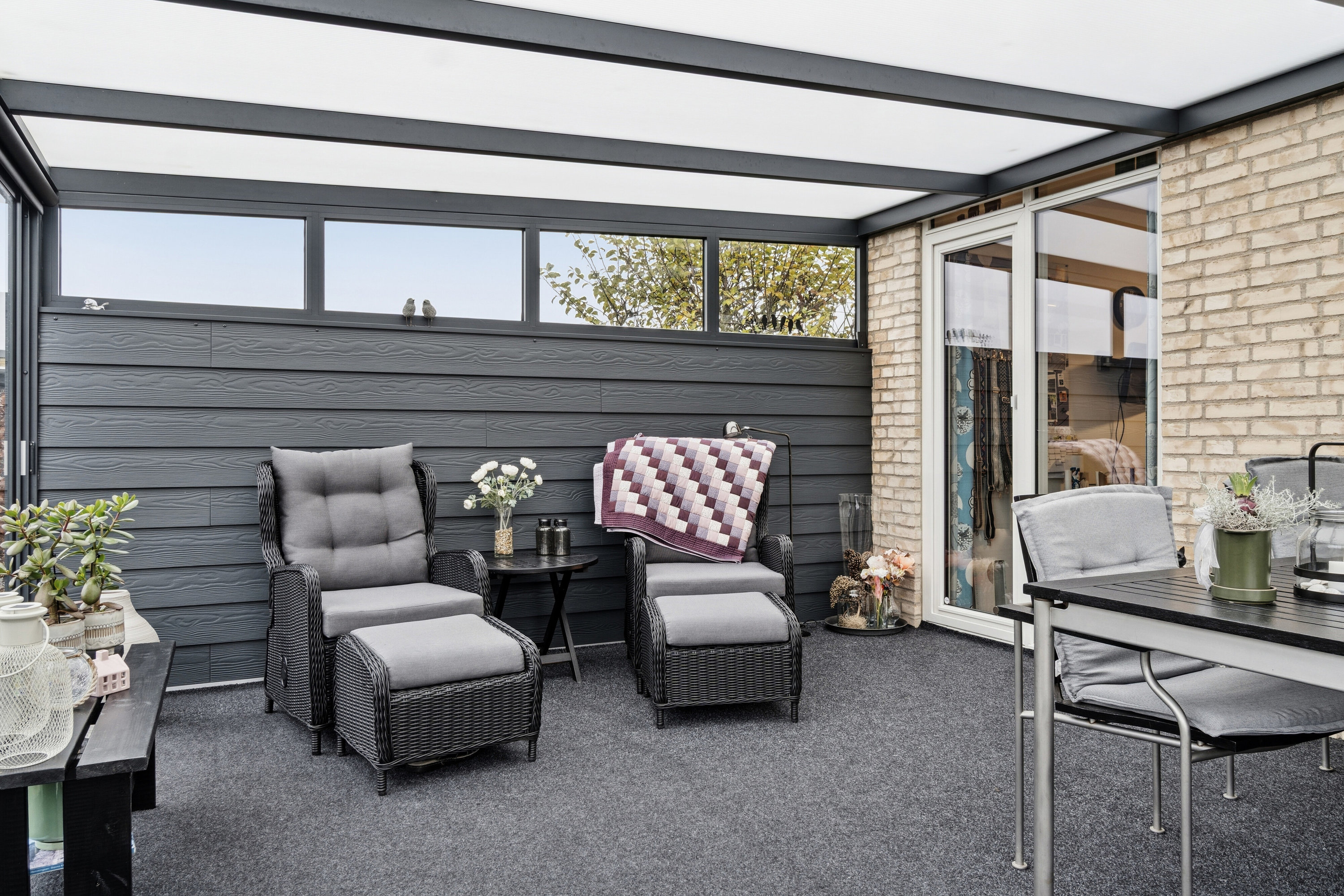 Fremhævet overdækket terrasse billede i fuldskærmstilstand. Billede af Syrengården 20, 4300 Holbæk