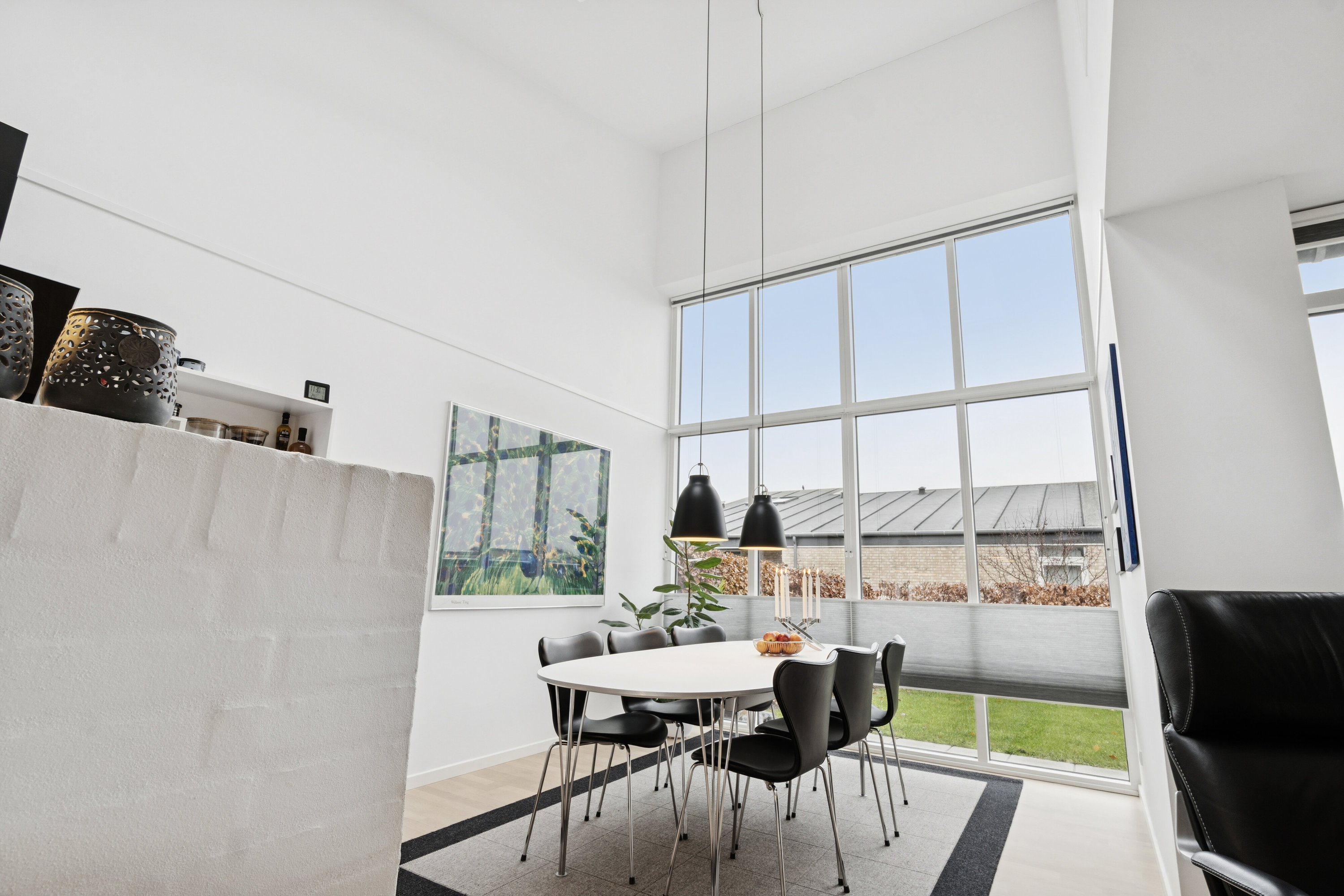 Fremhævet spisestue billede i fuldskærmstilstand. Billede af Syrengården 20, 4300 Holbæk