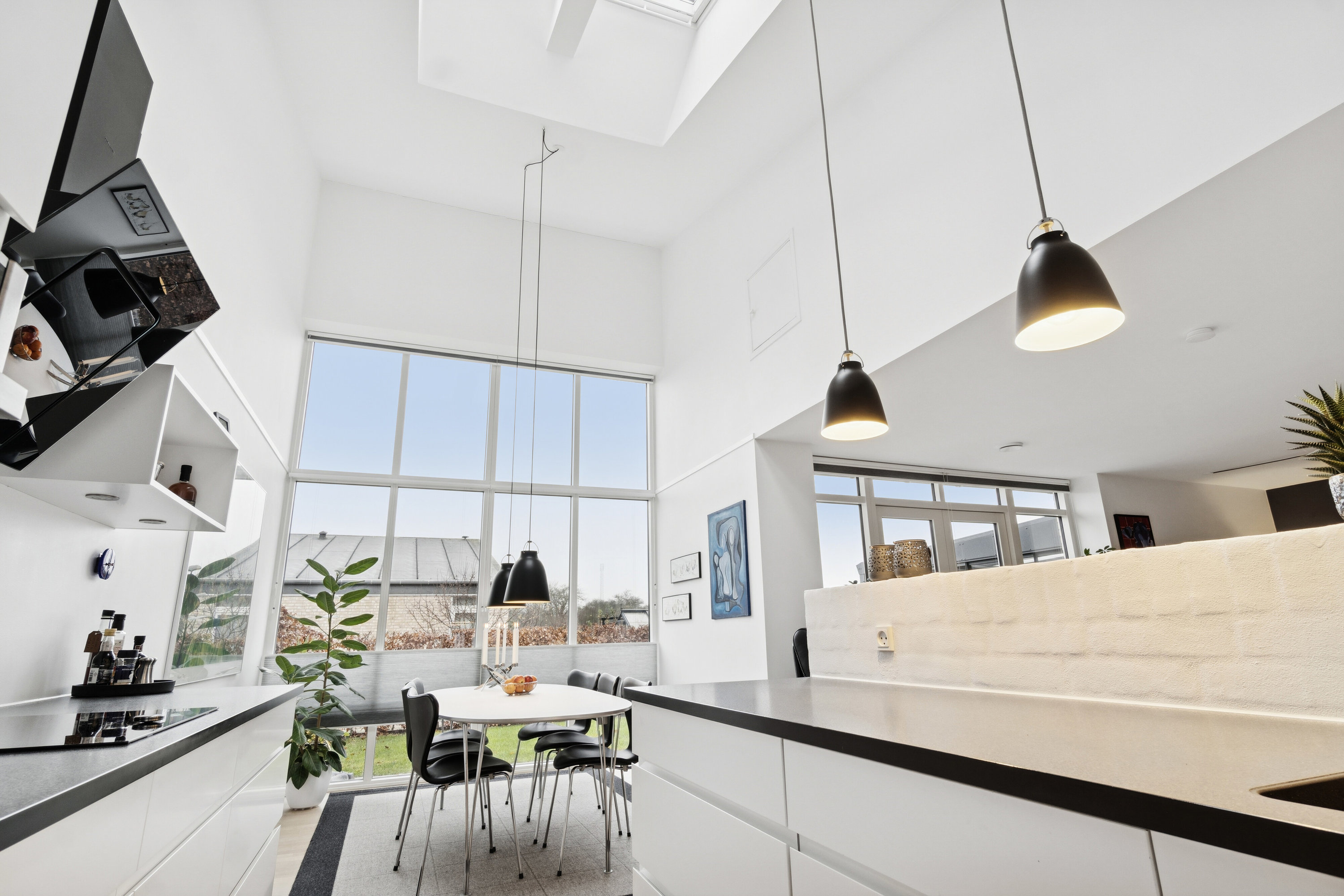 Fremhævet køkken billede i fuldskærmstilstand. Billede af Syrengården 20, 4300 Holbæk