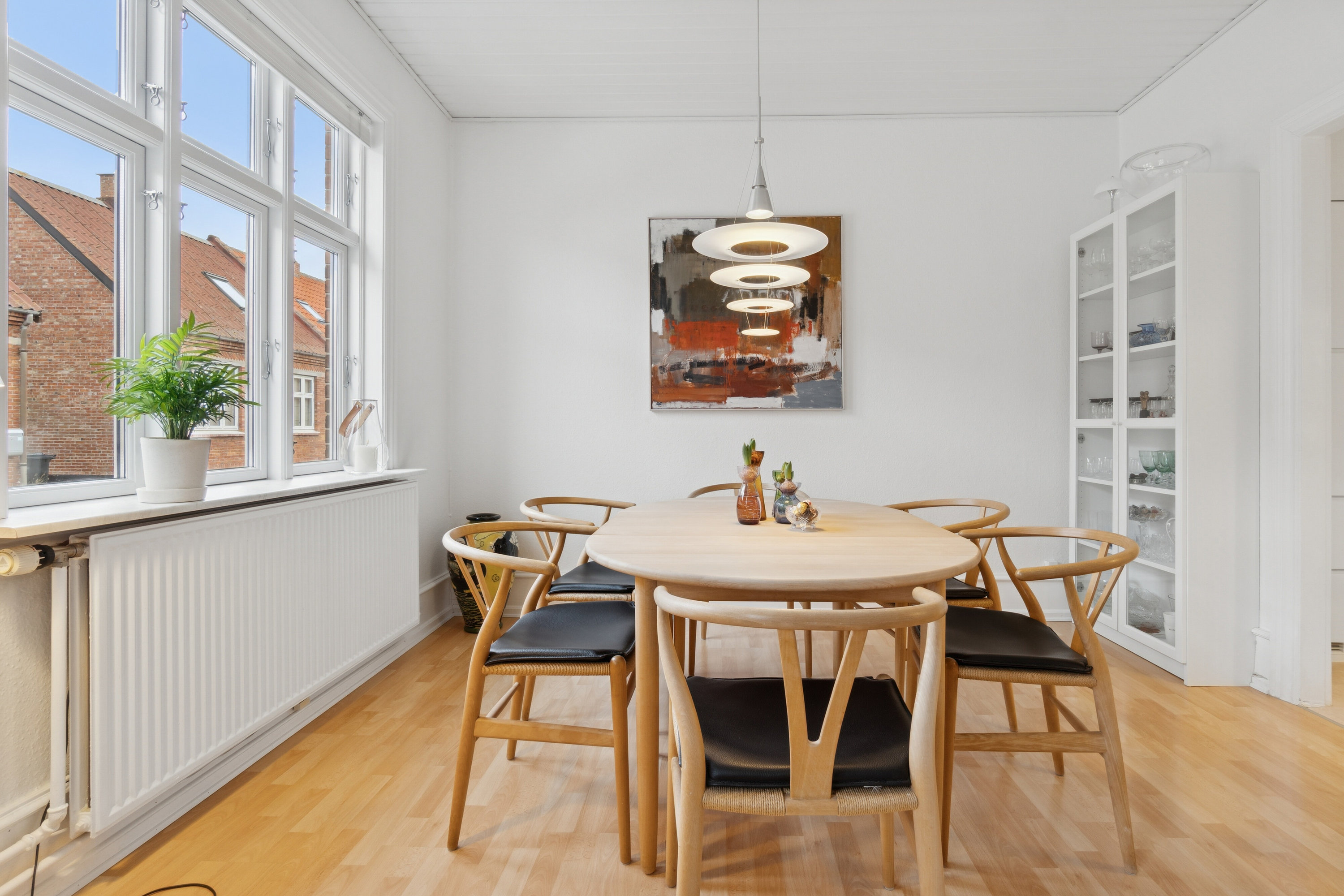 Fremhævet spisestue billede i fuldskærmstilstand. Billede af Sigurdsgade 24, 3700 Rønne