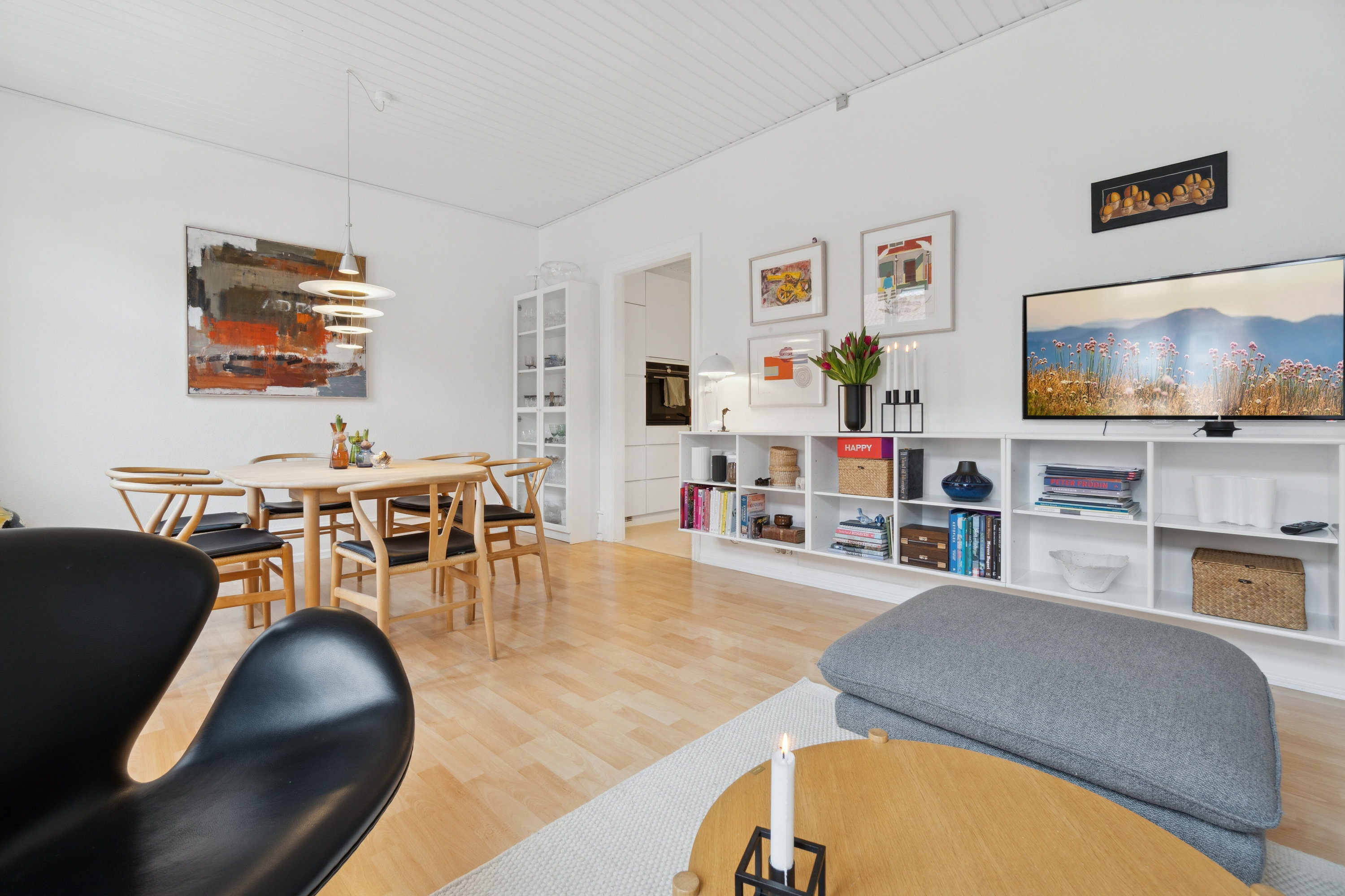 Fremhævet stue billede i fuldskærmstilstand. Billede af Sigurdsgade 24, 3700 Rønne