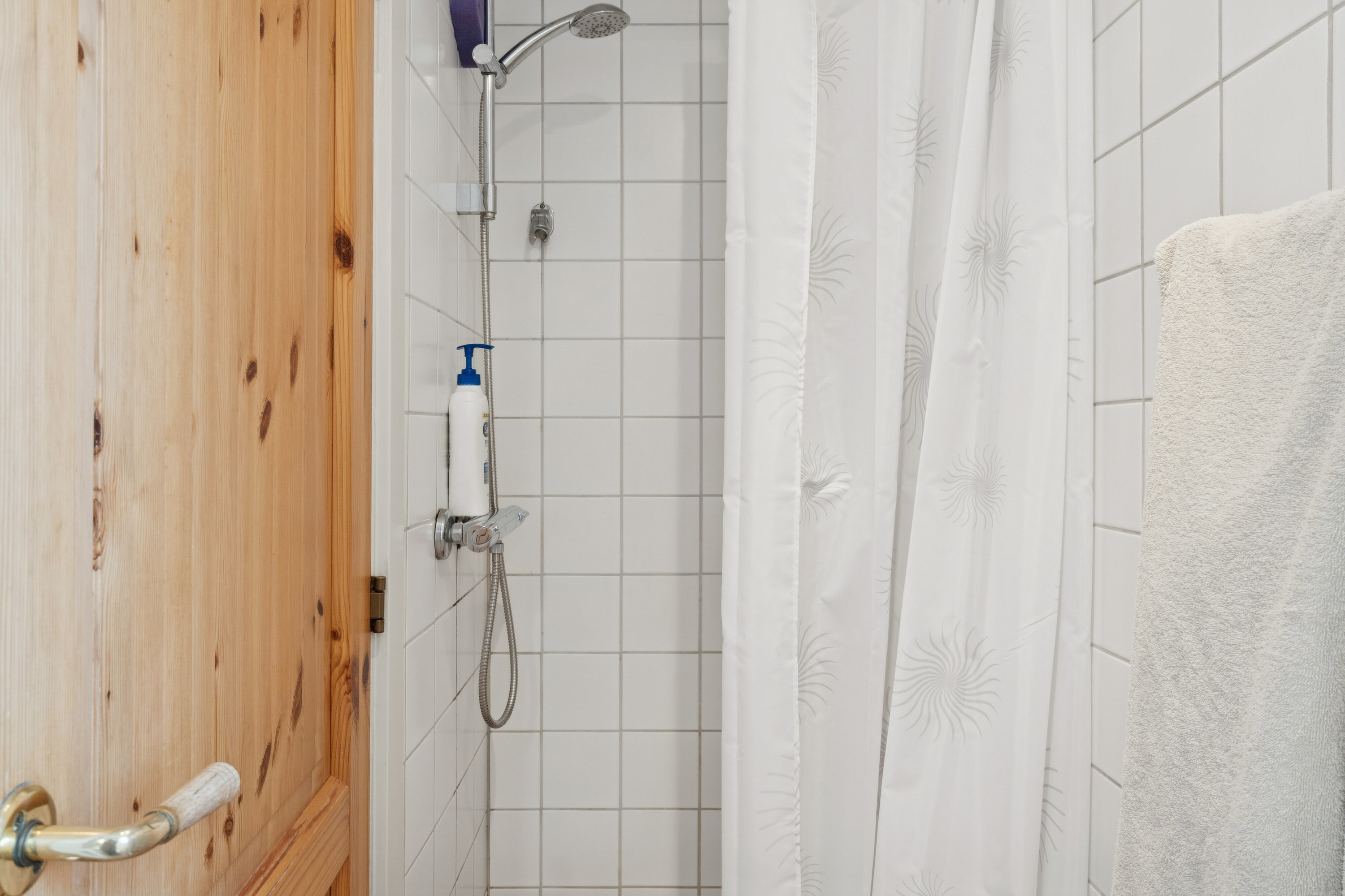 Fremhævet gang billede i fuldskærmstilstand. Billede af Sigurdsgade 24, 3700 Rønne