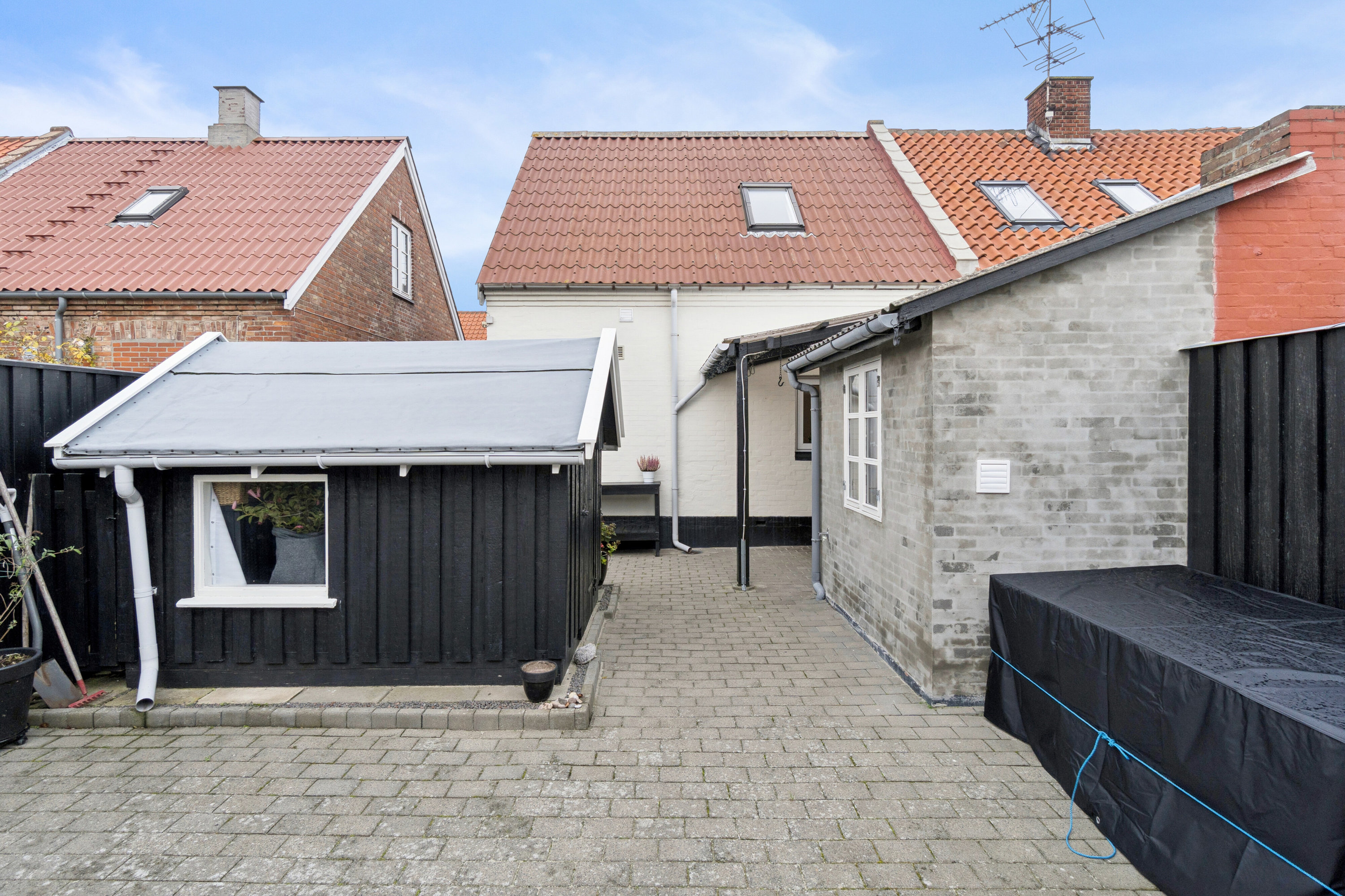 Fremhævet udendørs billede i fuldskærmstilstand. Billede af Sigurdsgade 24, 3700 Rønne