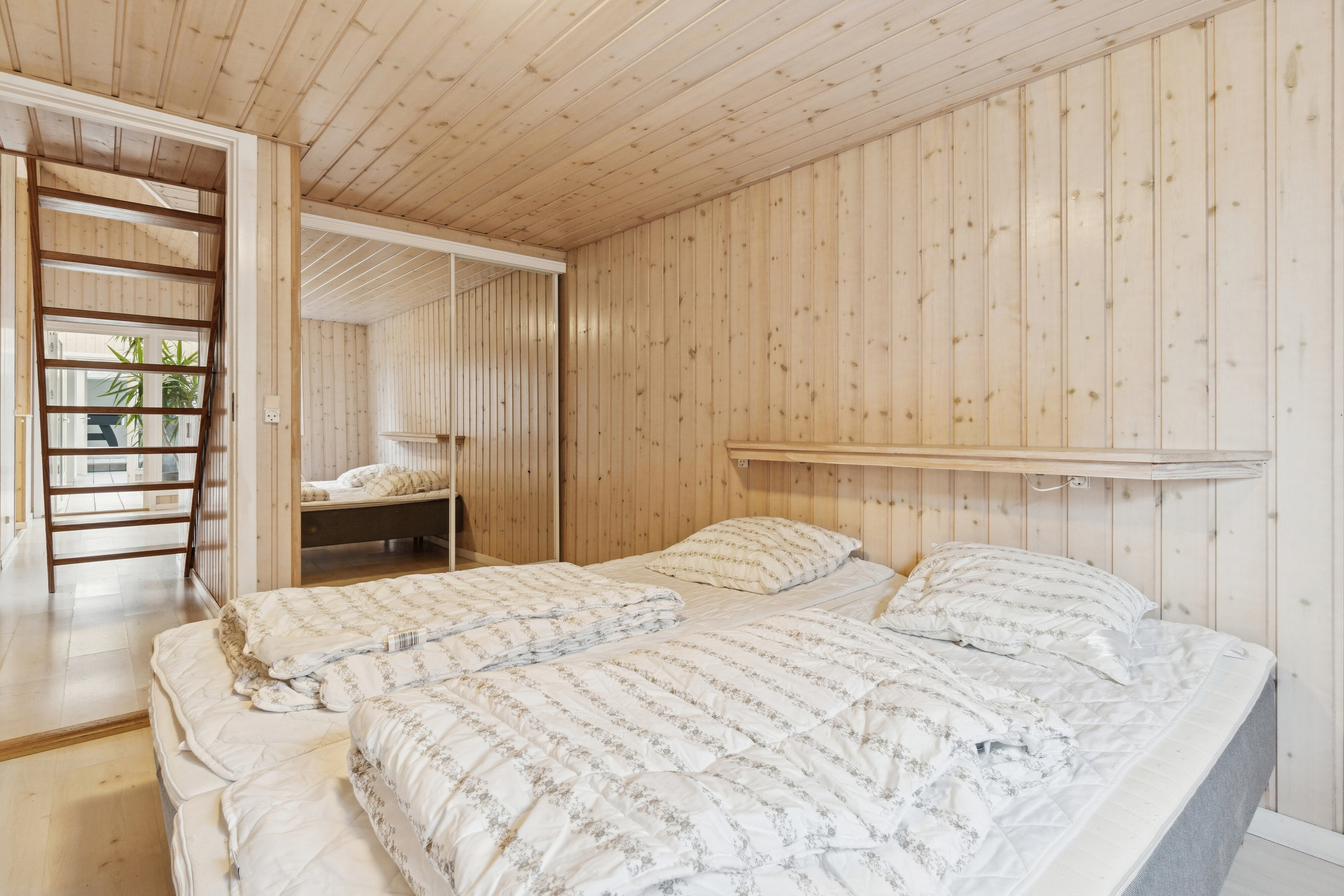 Fremhævet soveværelse billede i fuldskærmstilstand. Billede af Boesvej 3, Pedersker, 3720 Aakirkeby