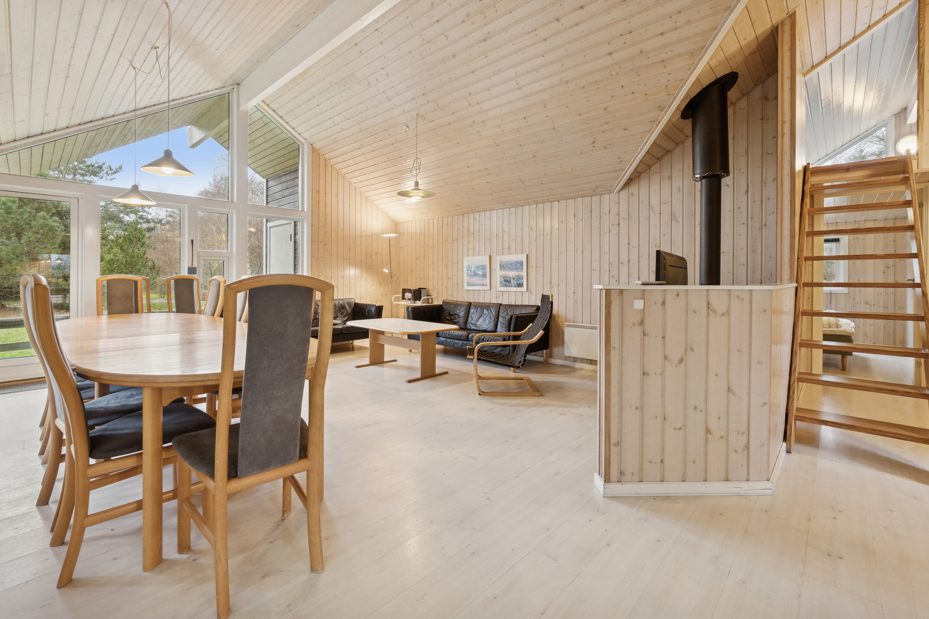 Miniaturebillede 2: spisestue. Billede af Boesvej 3, Pedersker, 3720 Aakirkeby