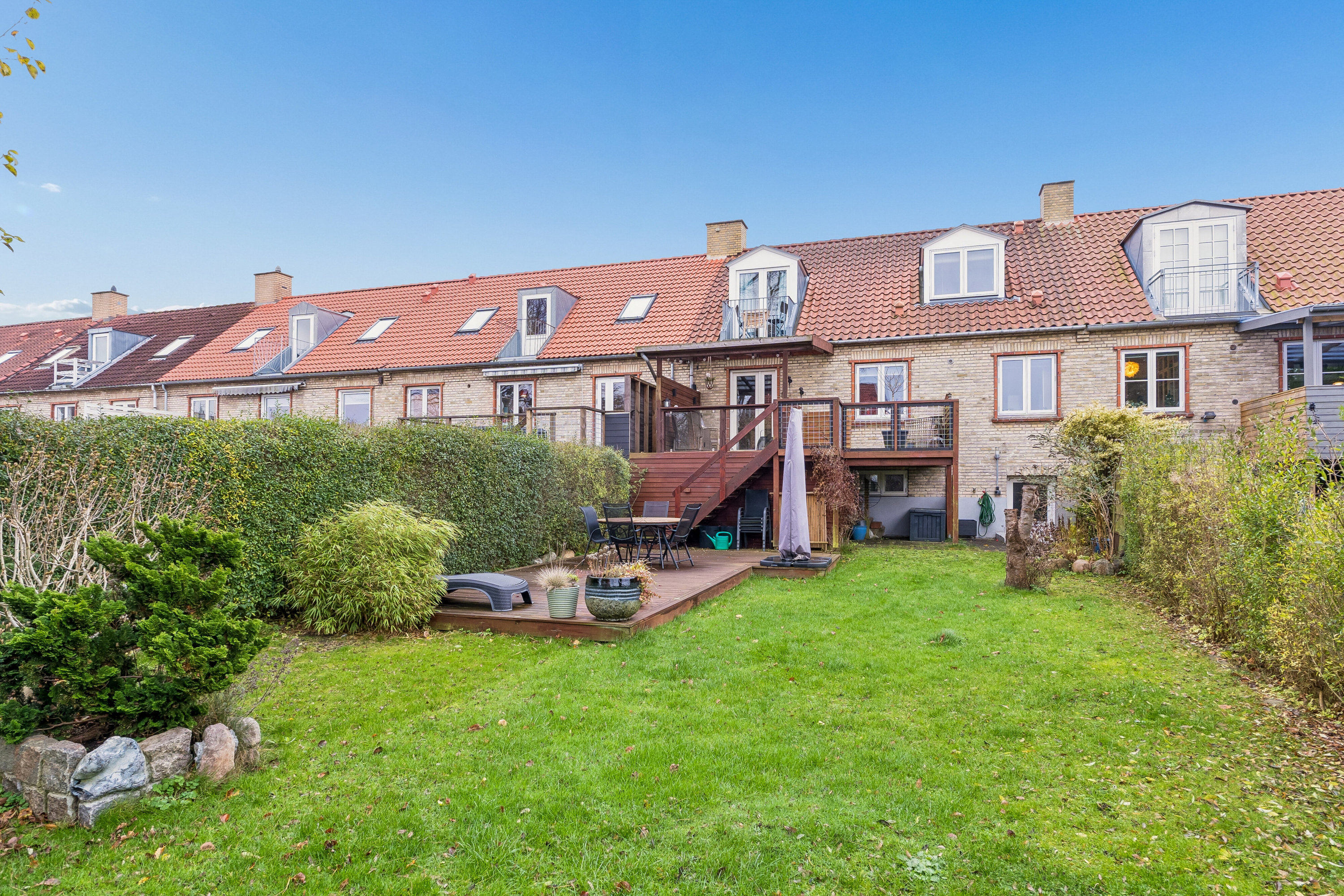 Fremhævet set fra haven billede i fuldskærmstilstand. Billede af Kløverprisvej 88, 2650 Hvidovre