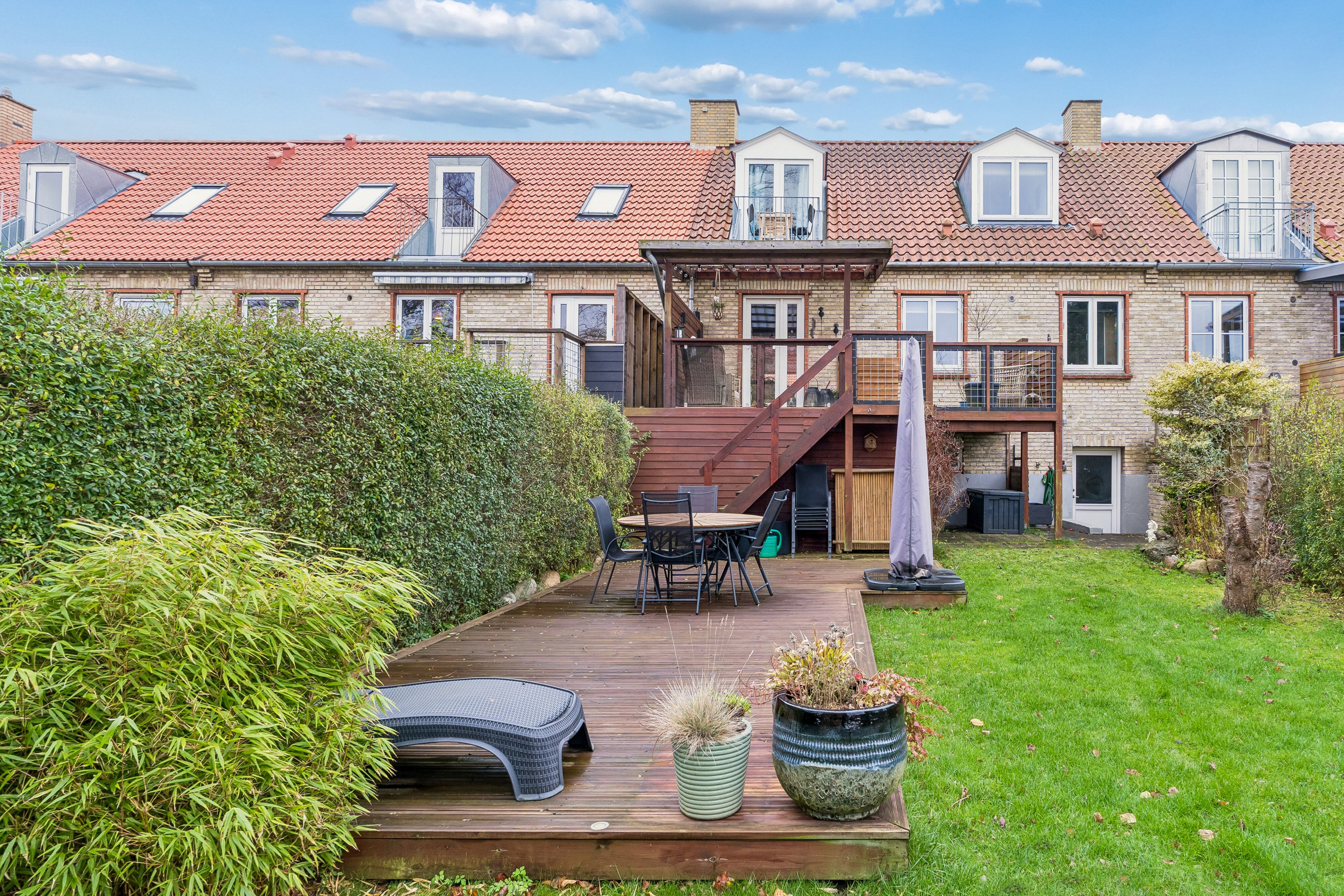 Fremhævet set fra haven billede i fuldskærmstilstand. Billede af Kløverprisvej 88, 2650 Hvidovre