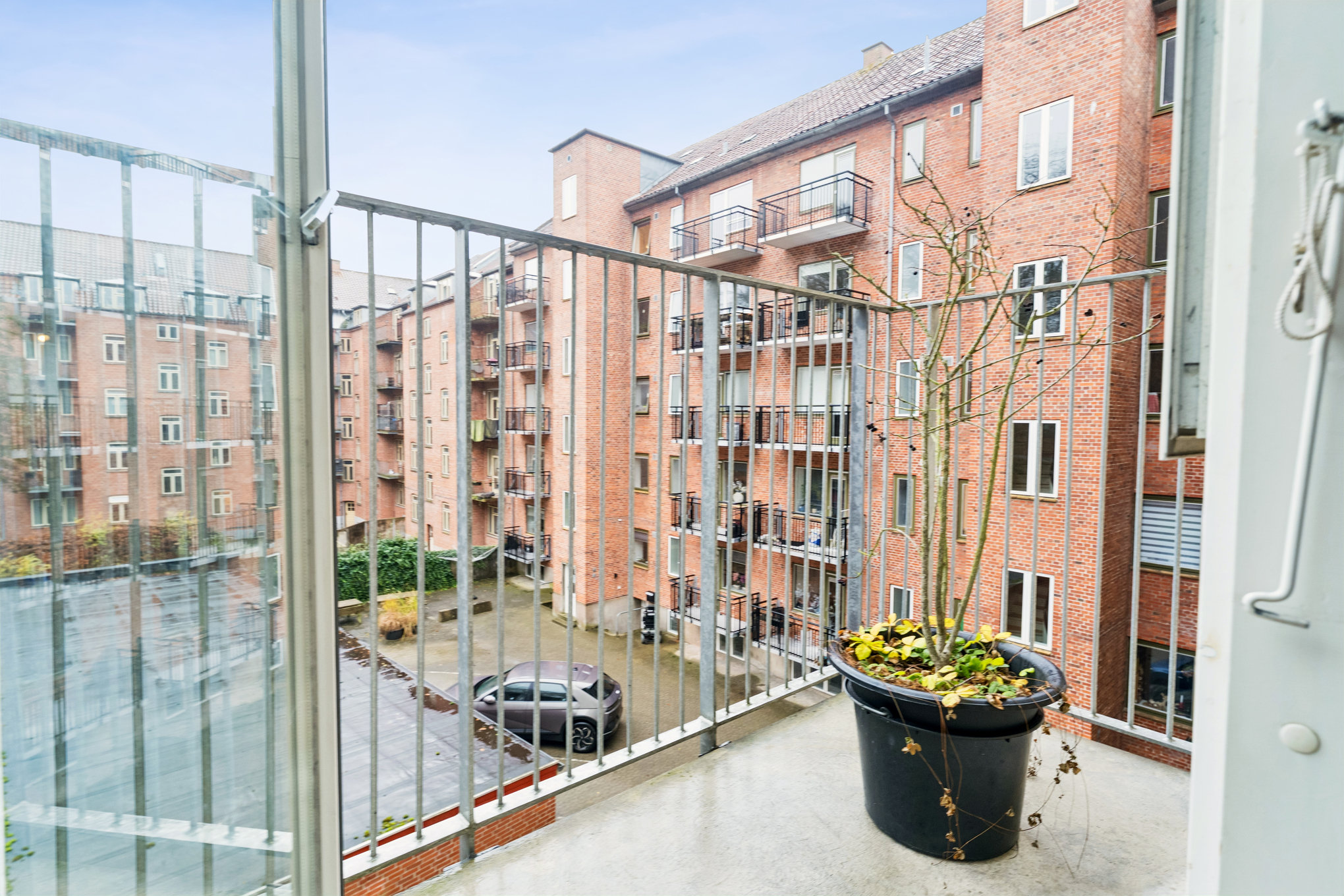 Fremhævet altan billede i fuldskærmstilstand. Billede af Hobrovej 52, 2. 2., 8900 Randers C