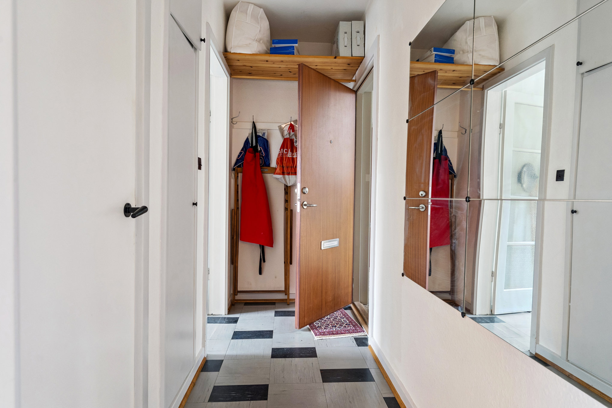 Fremhævet entré billede i fuldskærmstilstand. Billede af Hobrovej 52, 2. 2., 8900 Randers C