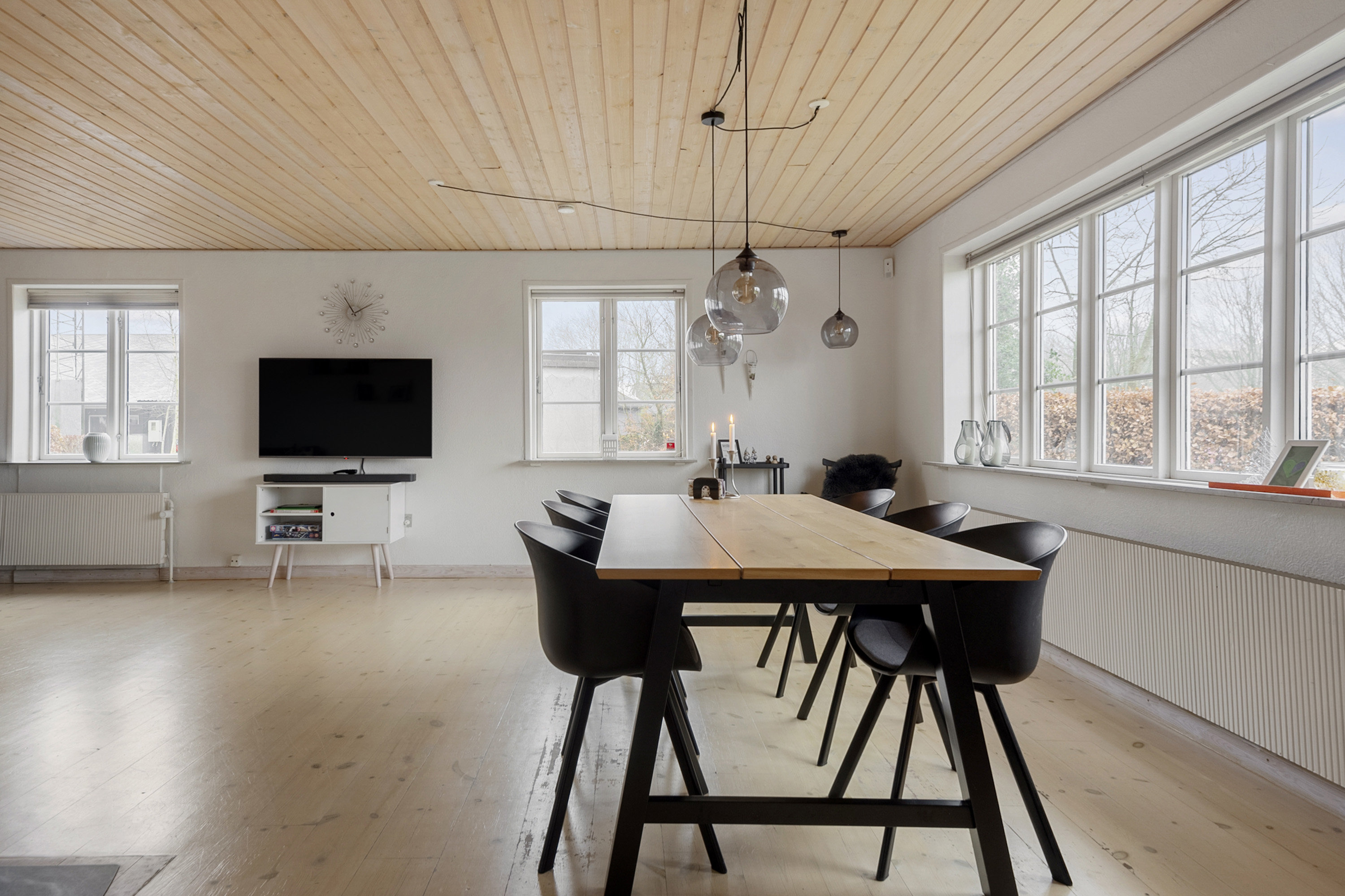 Fremhævet spisestue billede i fuldskærmstilstand. Billede af Byparken 11, Næsbjerg, 6800 Varde