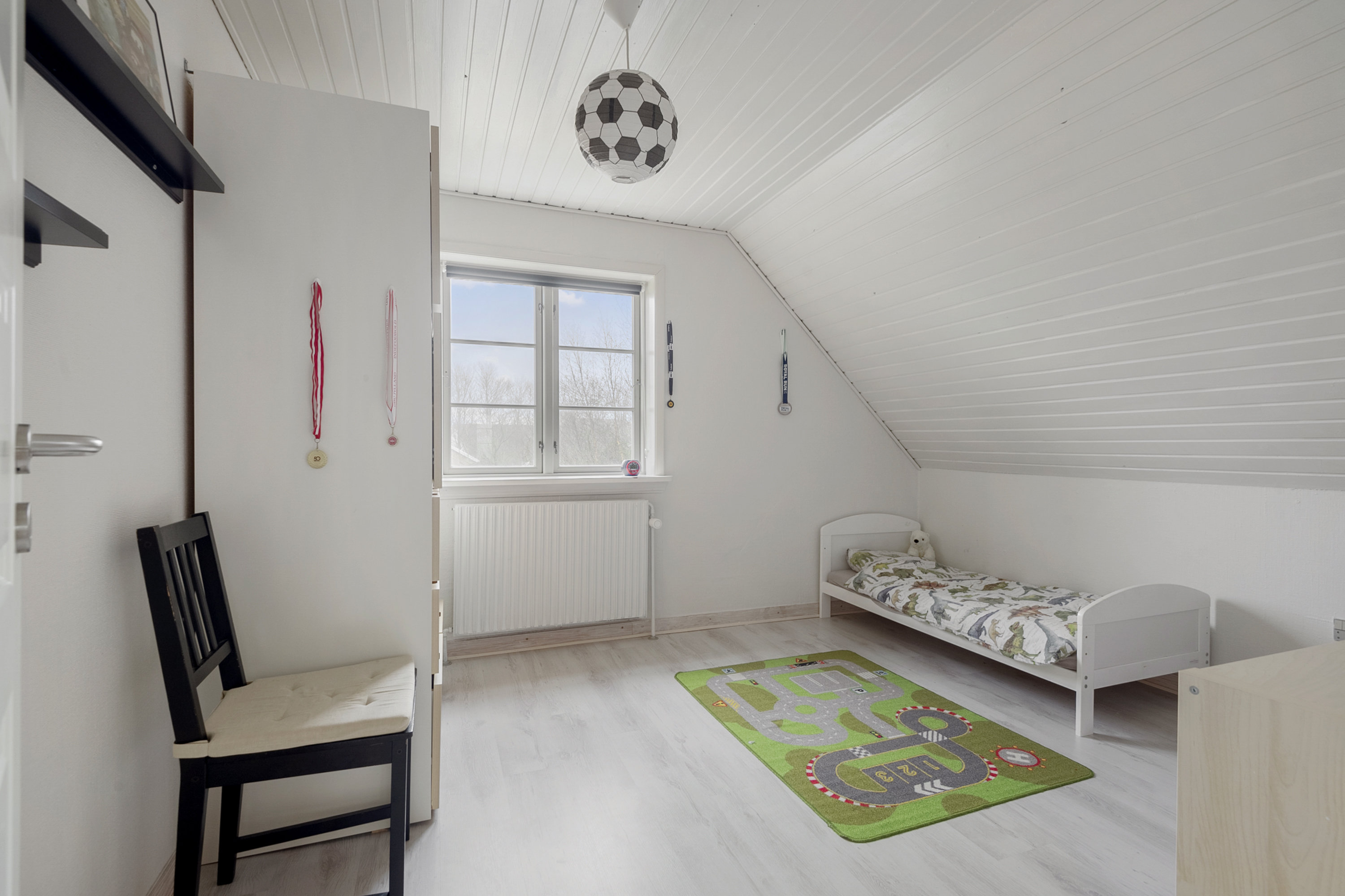 Fremhævet soveværelse billede i fuldskærmstilstand. Billede af Byparken 11, Næsbjerg, 6800 Varde