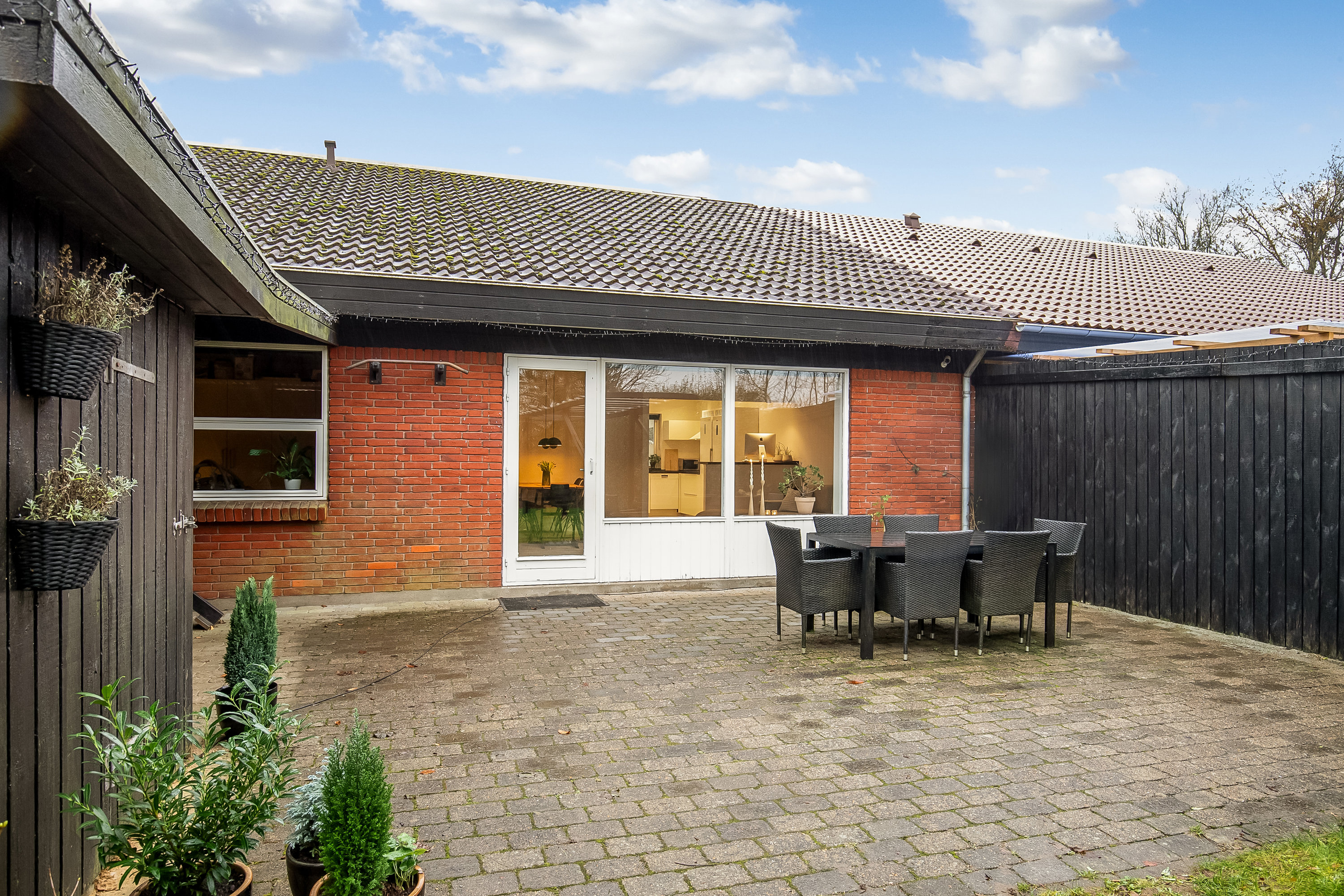 Fremhævet terrasse billede i fuldskærmstilstand. Billede af Januarvænget 14, Bramdrupdam, 6000 Kolding