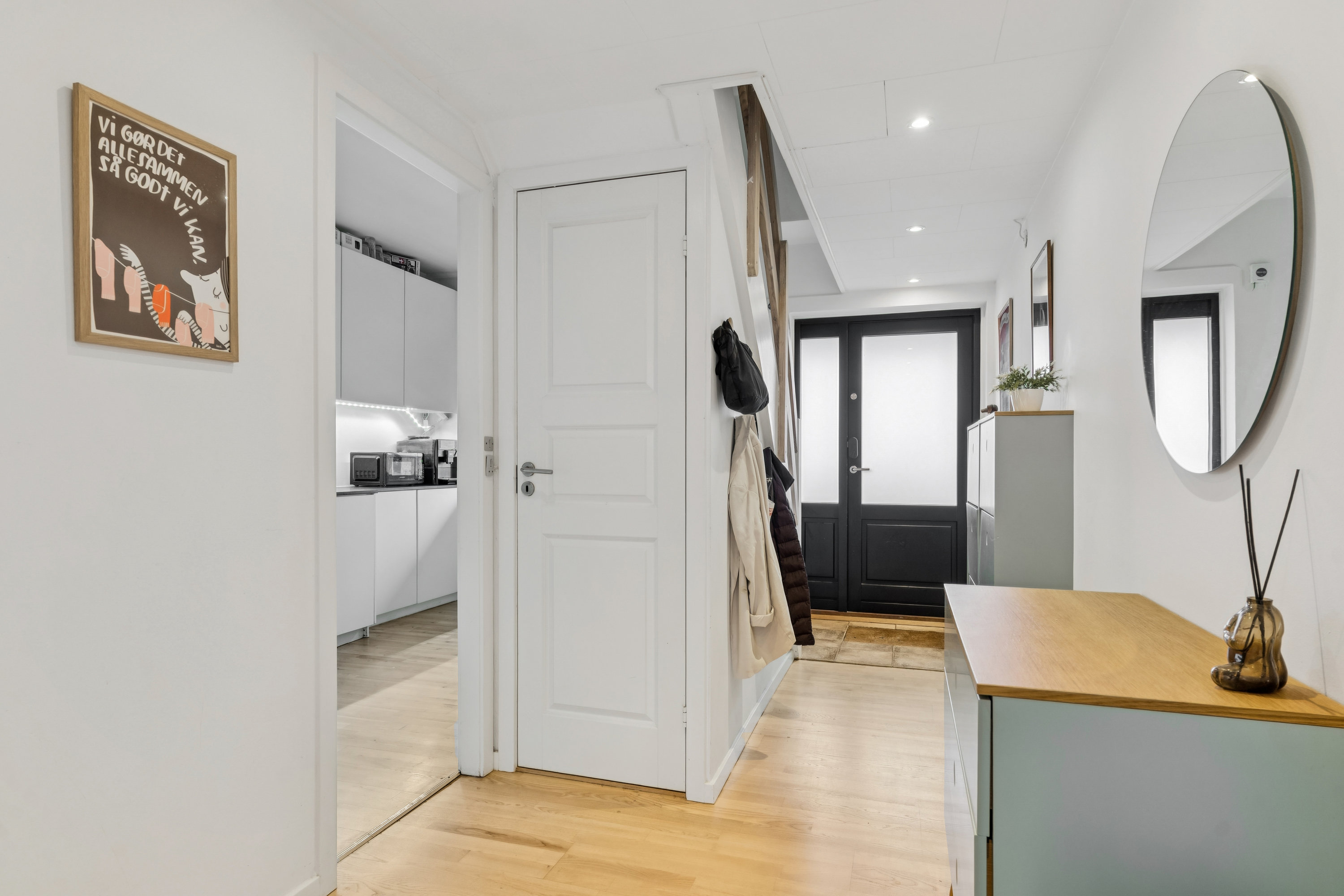 Miniaturebillede 1: gang. Billede af Aldershvilevej 100, 1. m., 2880 Bagsværd