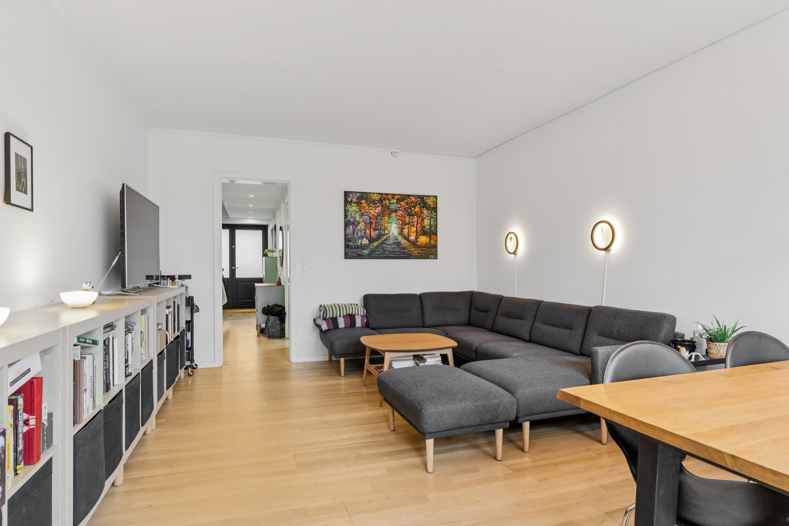 Fremhævet stue billede i fuldskærmstilstand. Billede af Aldershvilevej 100, 1. m., 2880 Bagsværd