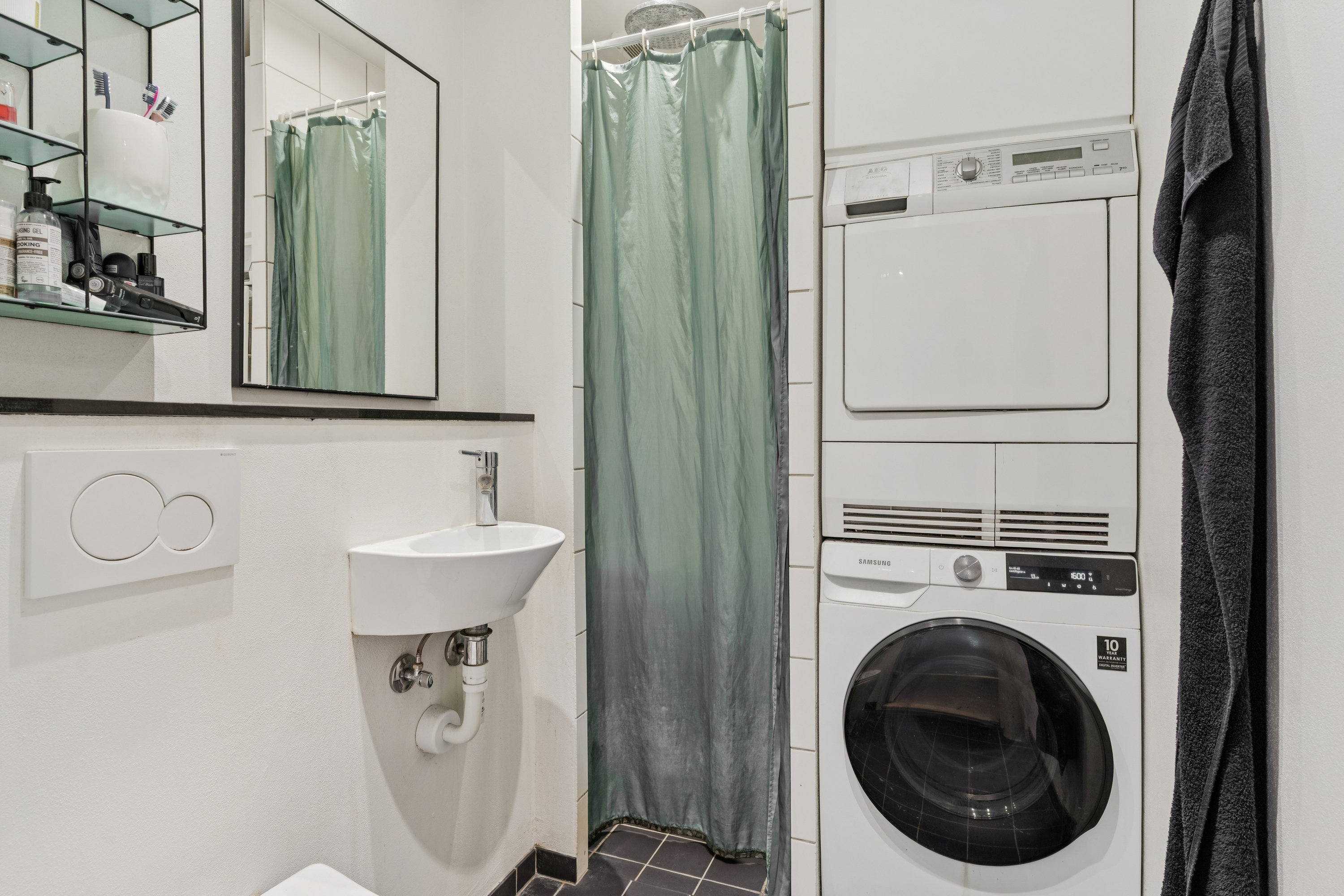 Fremhævet badeværelse billede i fuldskærmstilstand. Billede af Aldershvilevej 100, 1. m., 2880 Bagsværd