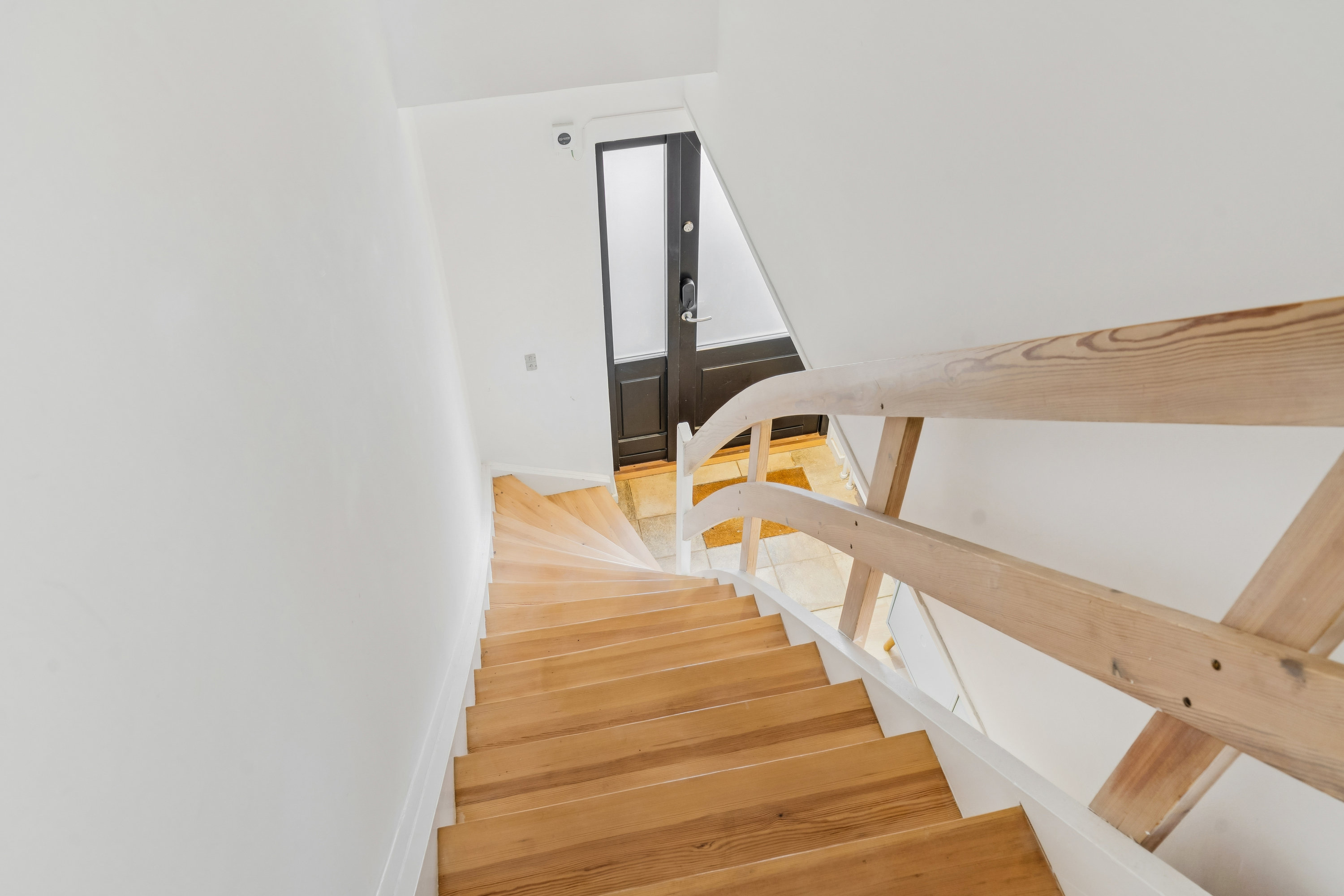 Fremhævet trappe billede i fuldskærmstilstand. Billede af Aldershvilevej 100, 1. m., 2880 Bagsværd