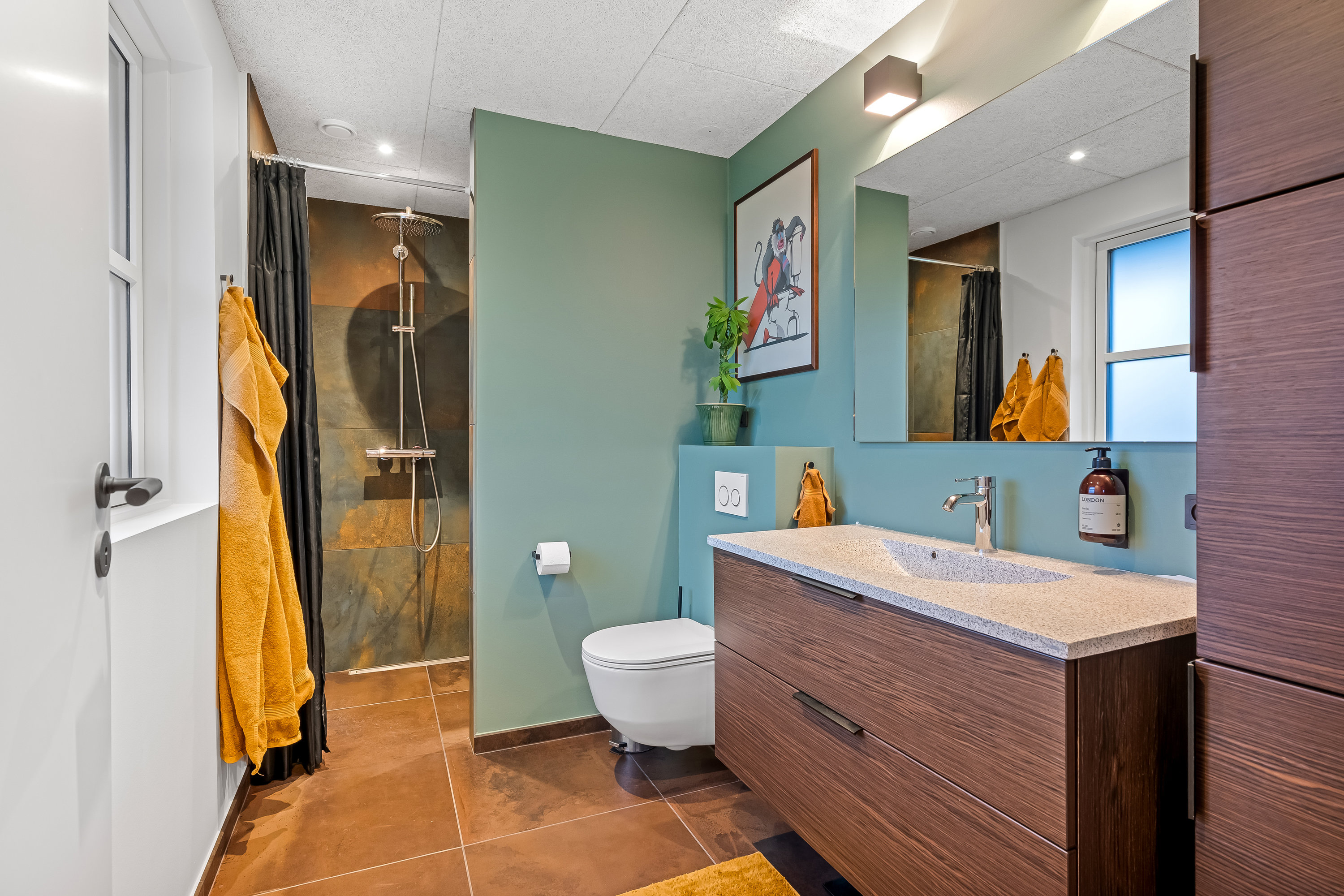 Fremhævet badeværelse billede i fuldskærmstilstand. Billede af Majsvænget 10, 7500 Holstebro