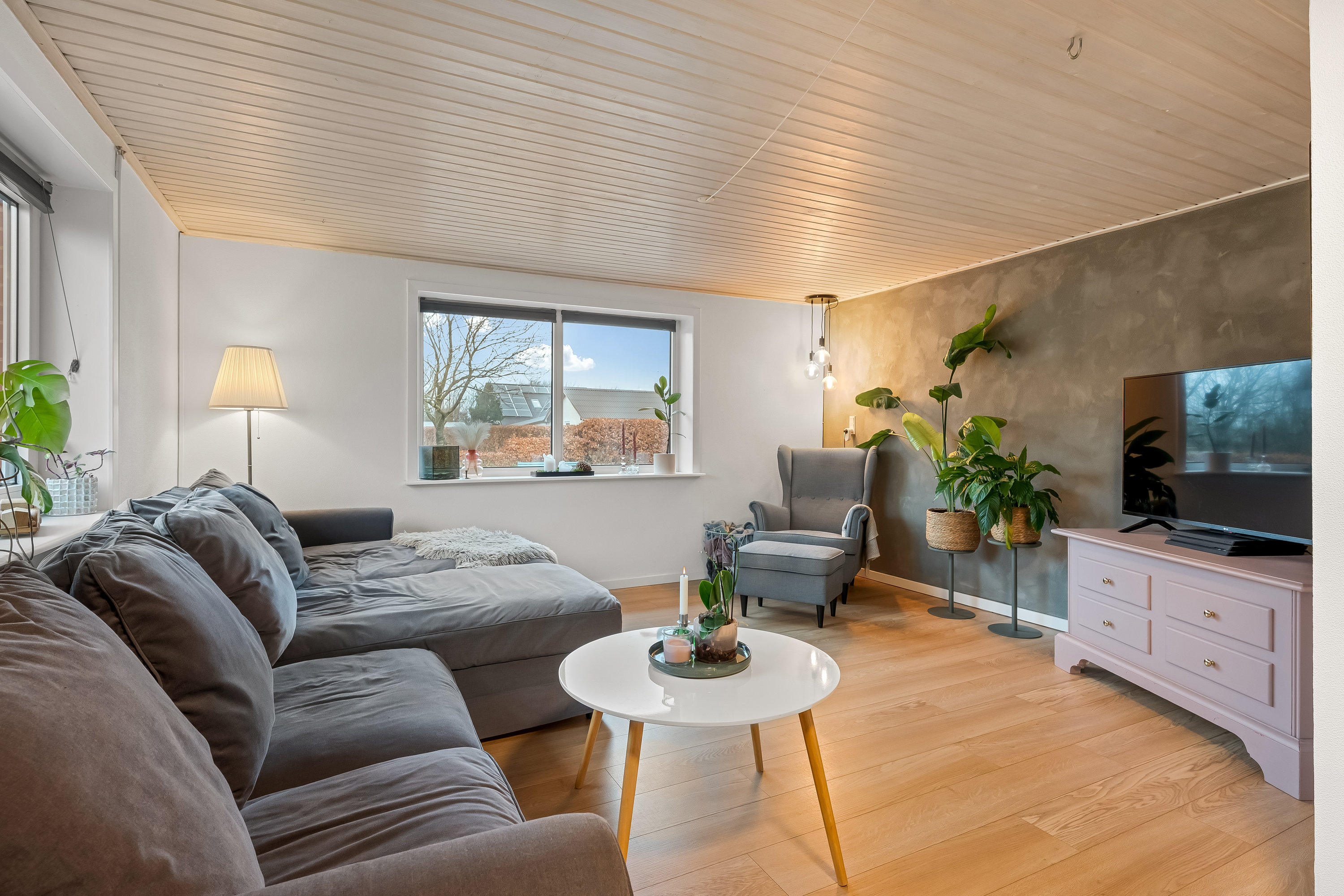 Fremhævet stue billede i fuldskærmstilstand. Billede af Lomborgvej 105, Lomborg, 7620 Lemvig