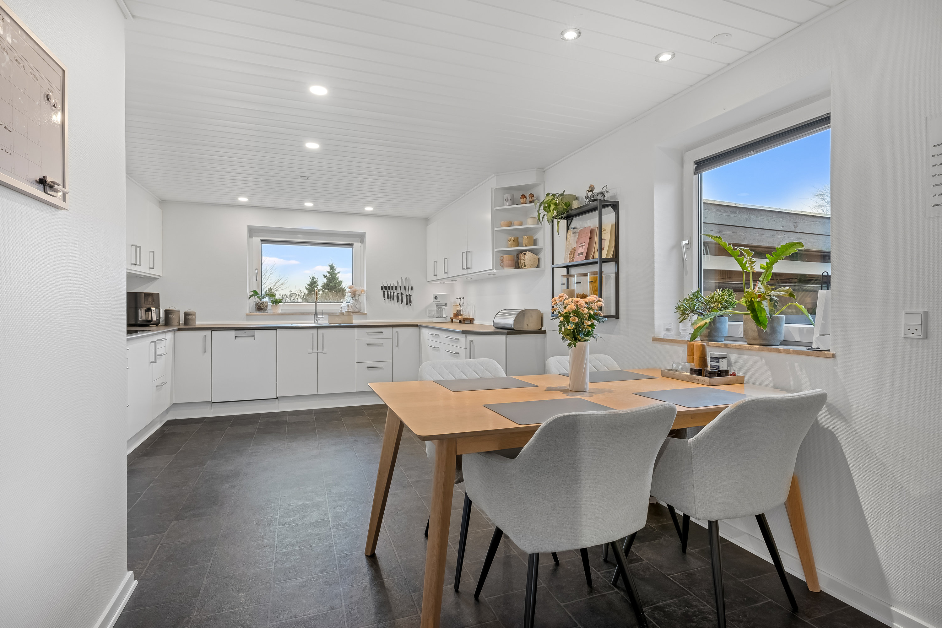 Fremhævet køkken billede i fuldskærmstilstand. Billede af Lomborgvej 105, Lomborg, 7620 Lemvig