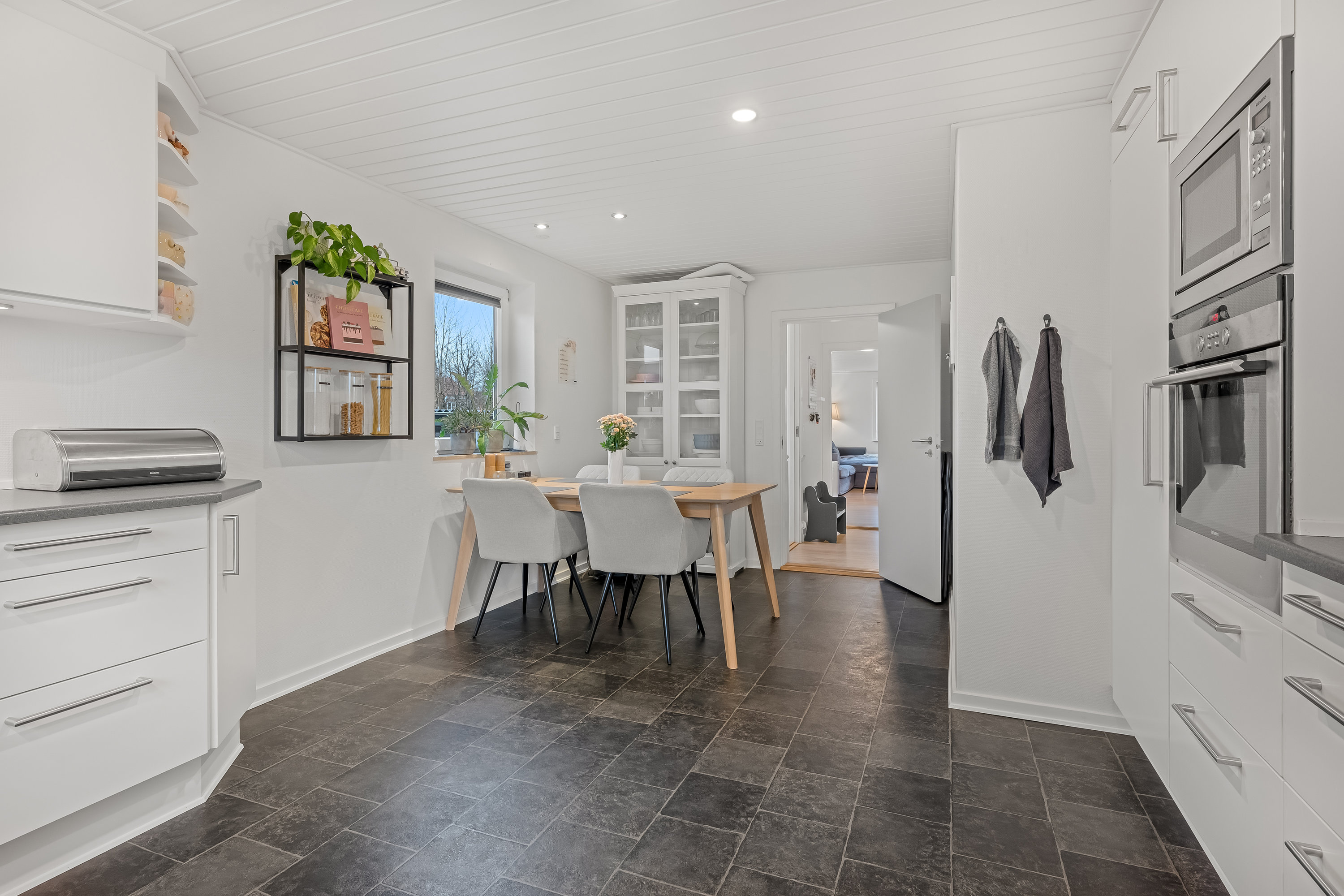 Fremhævet køkken billede i fuldskærmstilstand. Billede af Lomborgvej 105, Lomborg, 7620 Lemvig