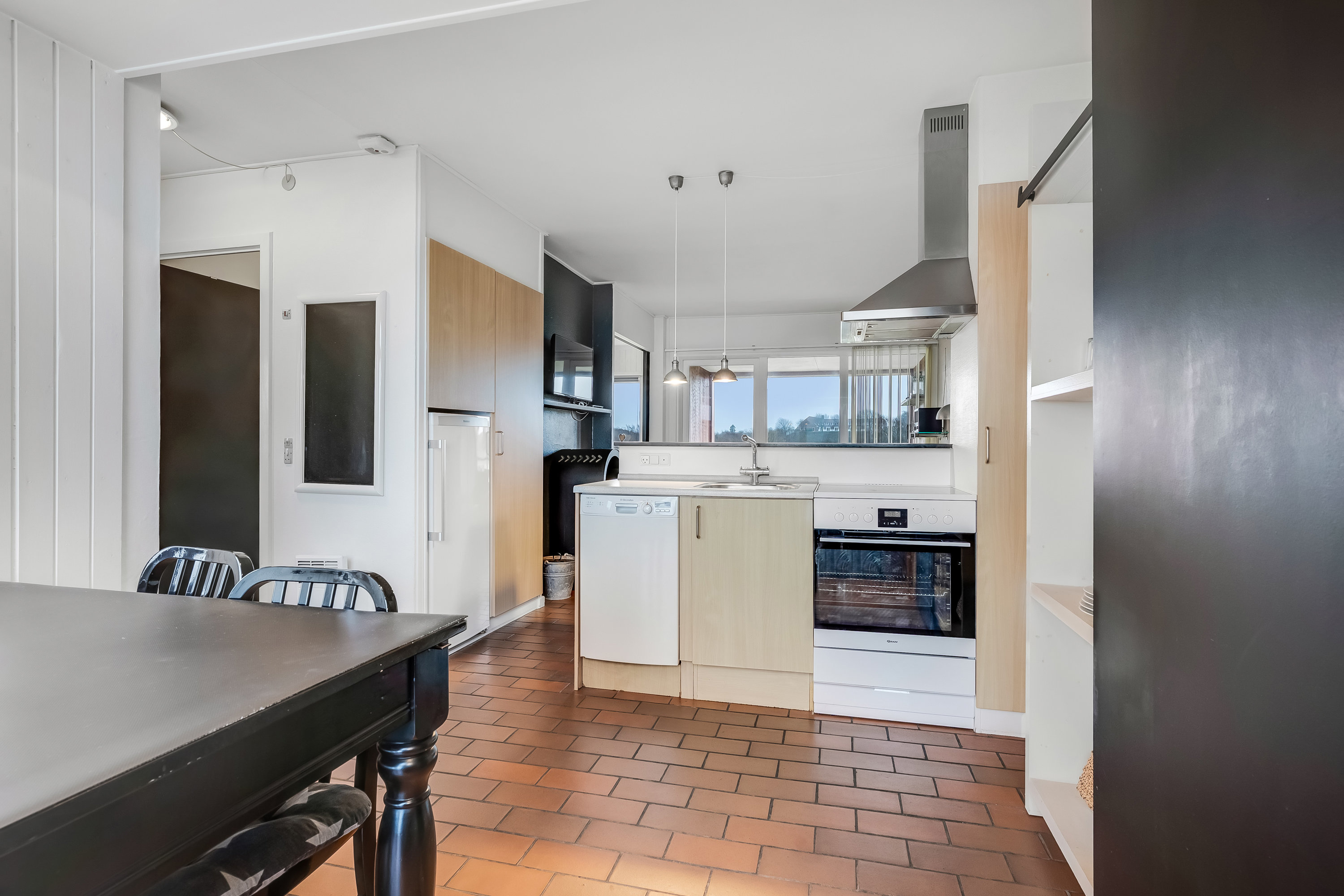 Miniaturebillede 2: køkken alrum. Billede af Vinkelhagevej 58, Heldum, 7620 Lemvig