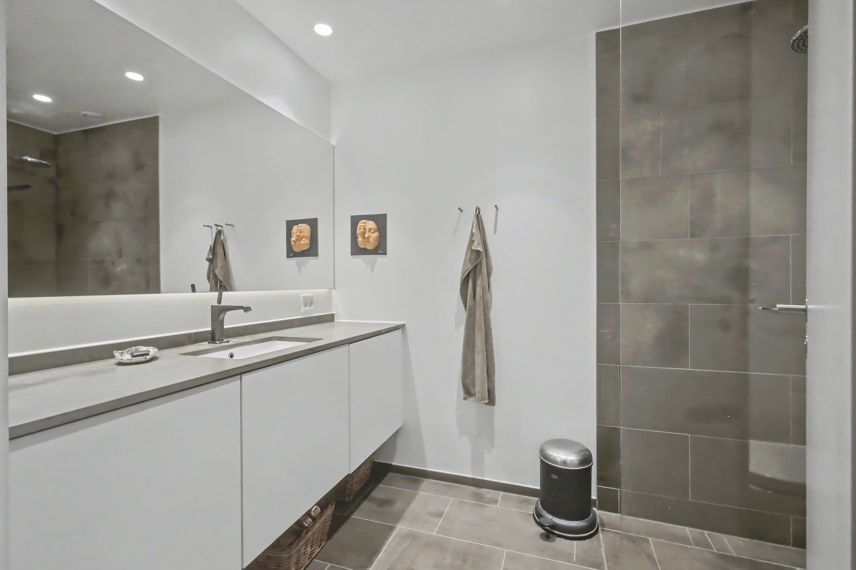 Fremhævet badeværelse billede i fuldskærmstilstand. Billede af Esther Aggebos Gade 52, 3. th., 8000 Aarhus C