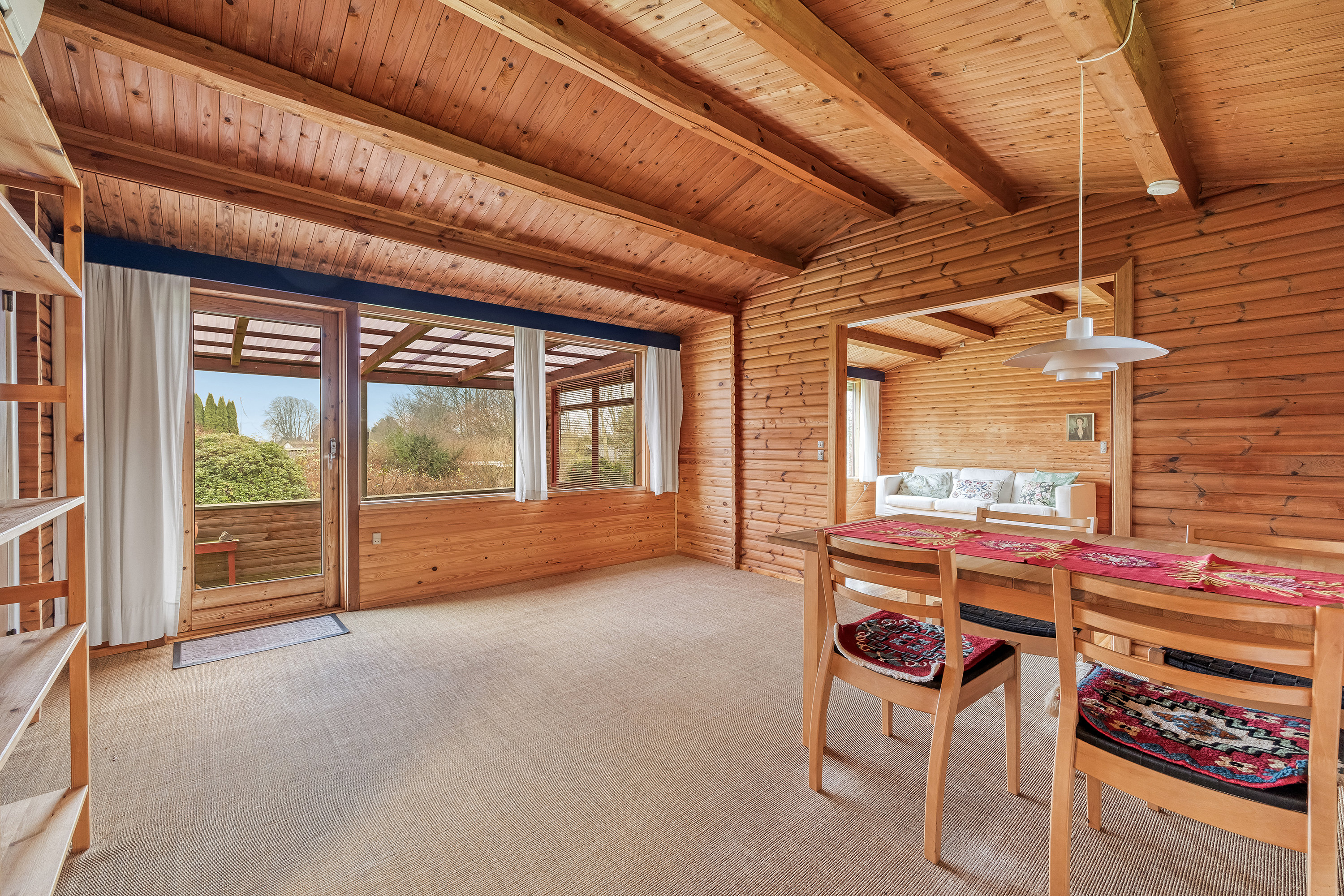 Fremhævet stue billede i fuldskærmstilstand. Billede af Nordvænget 10, Bonderup, 3250 Gilleleje