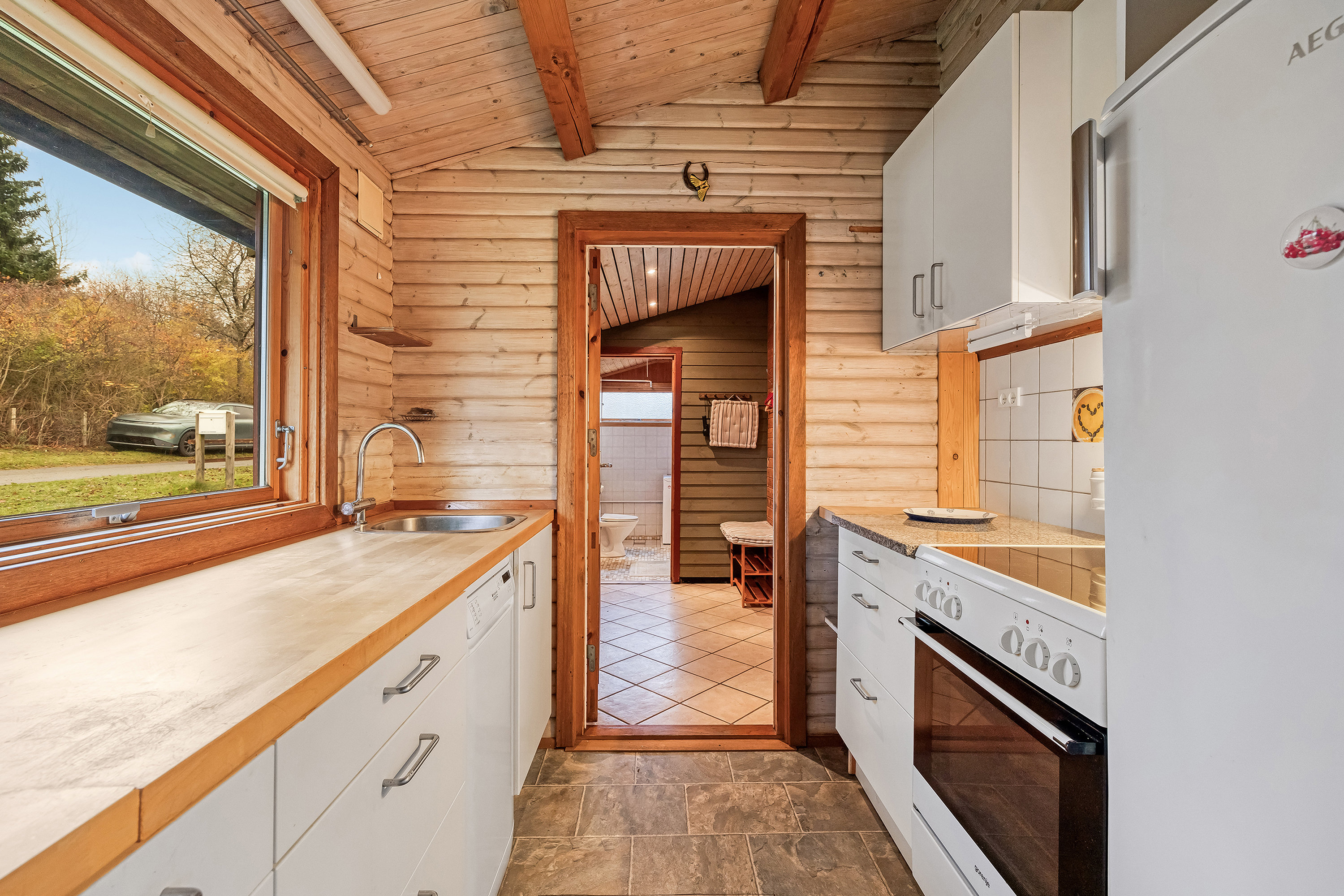 Fremhævet køkken billede i fuldskærmstilstand. Billede af Nordvænget 10, Bonderup, 3250 Gilleleje