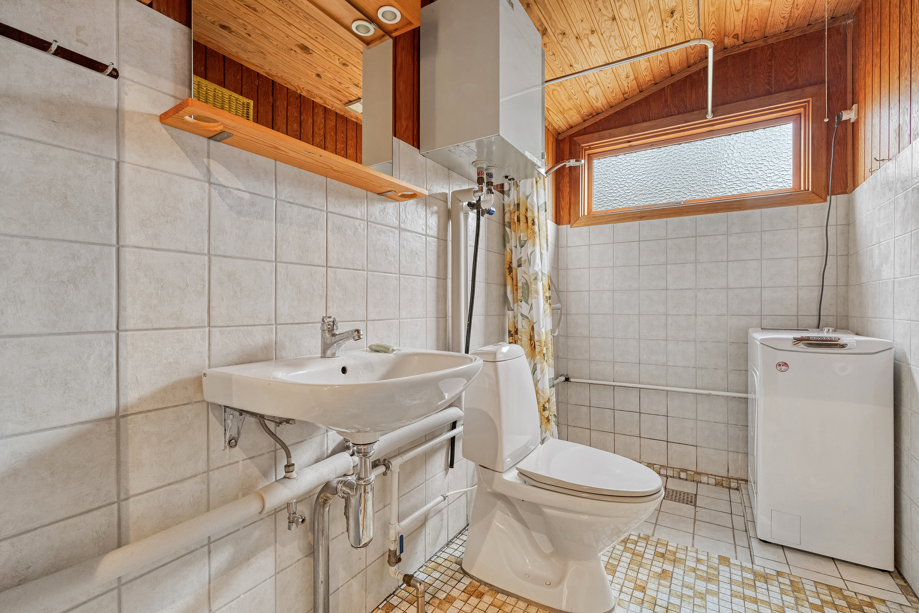 Fremhævet badeværelse billede i fuldskærmstilstand. Billede af Nordvænget 10, Bonderup, 3250 Gilleleje