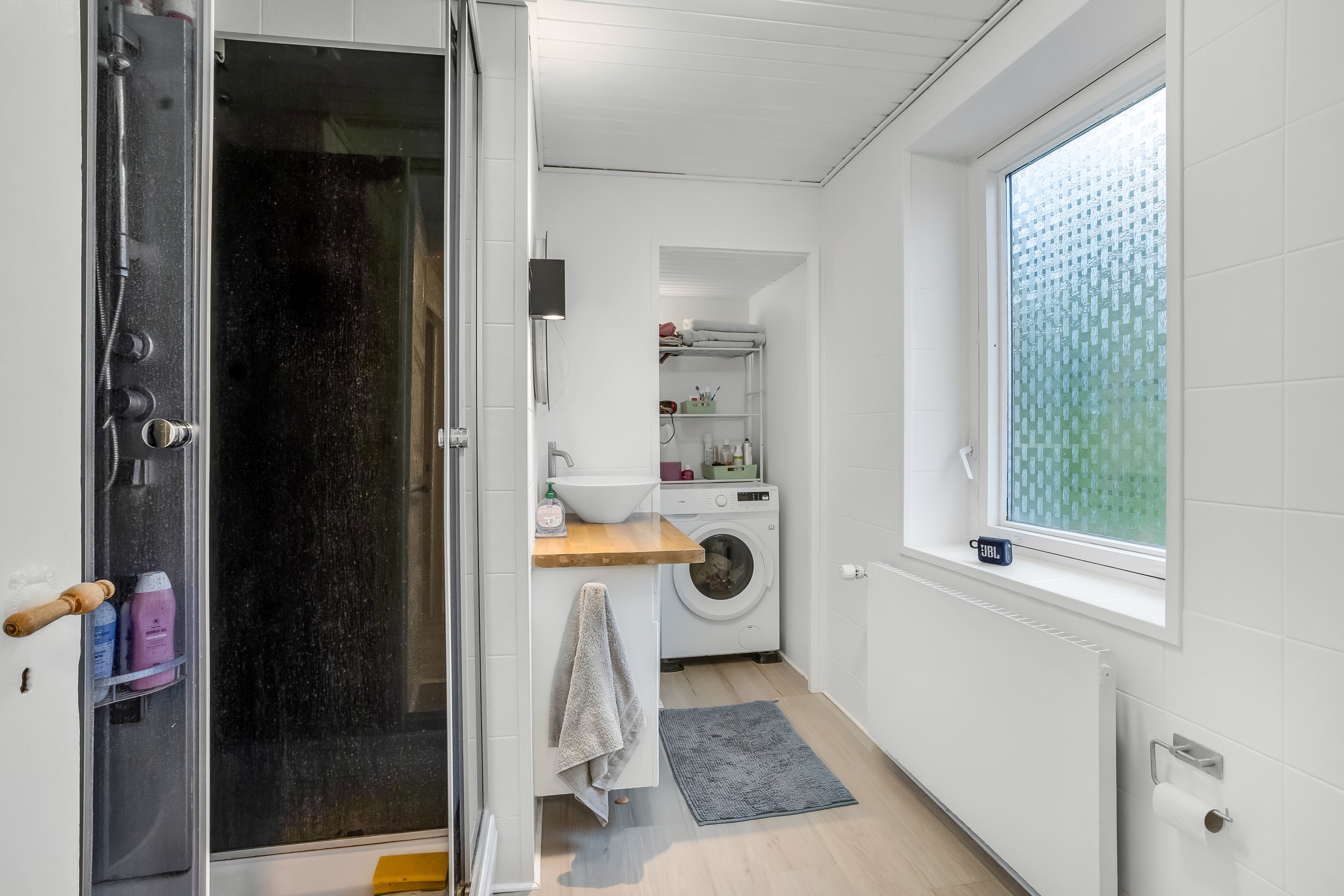 Fremhævet badeværelse billede i fuldskærmstilstand. Billede af Vinkelvej 7, 4800 Nykøbing F