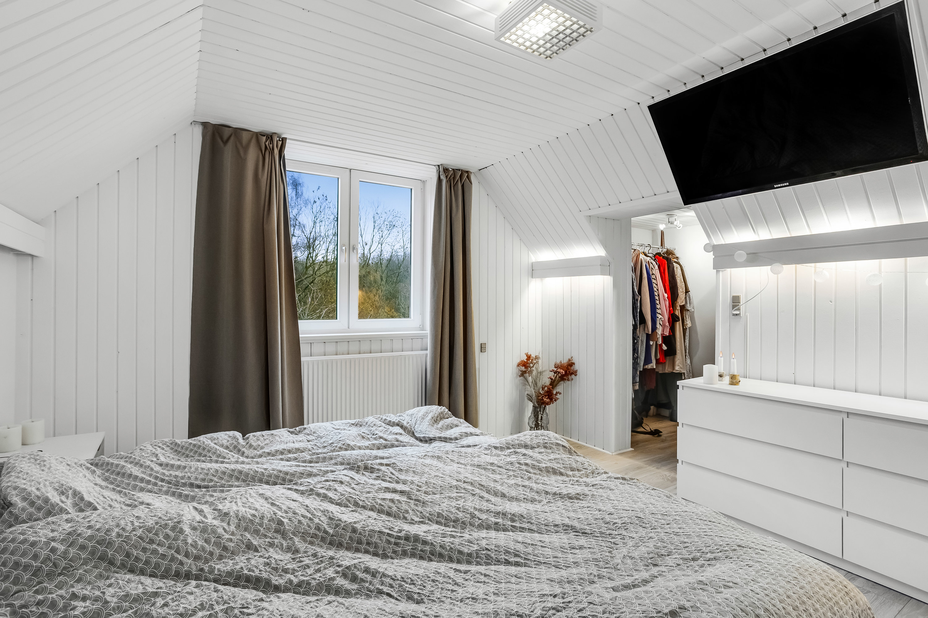 Fremhævet soveværelse billede i fuldskærmstilstand. Billede af Vinkelvej 7, 4800 Nykøbing F