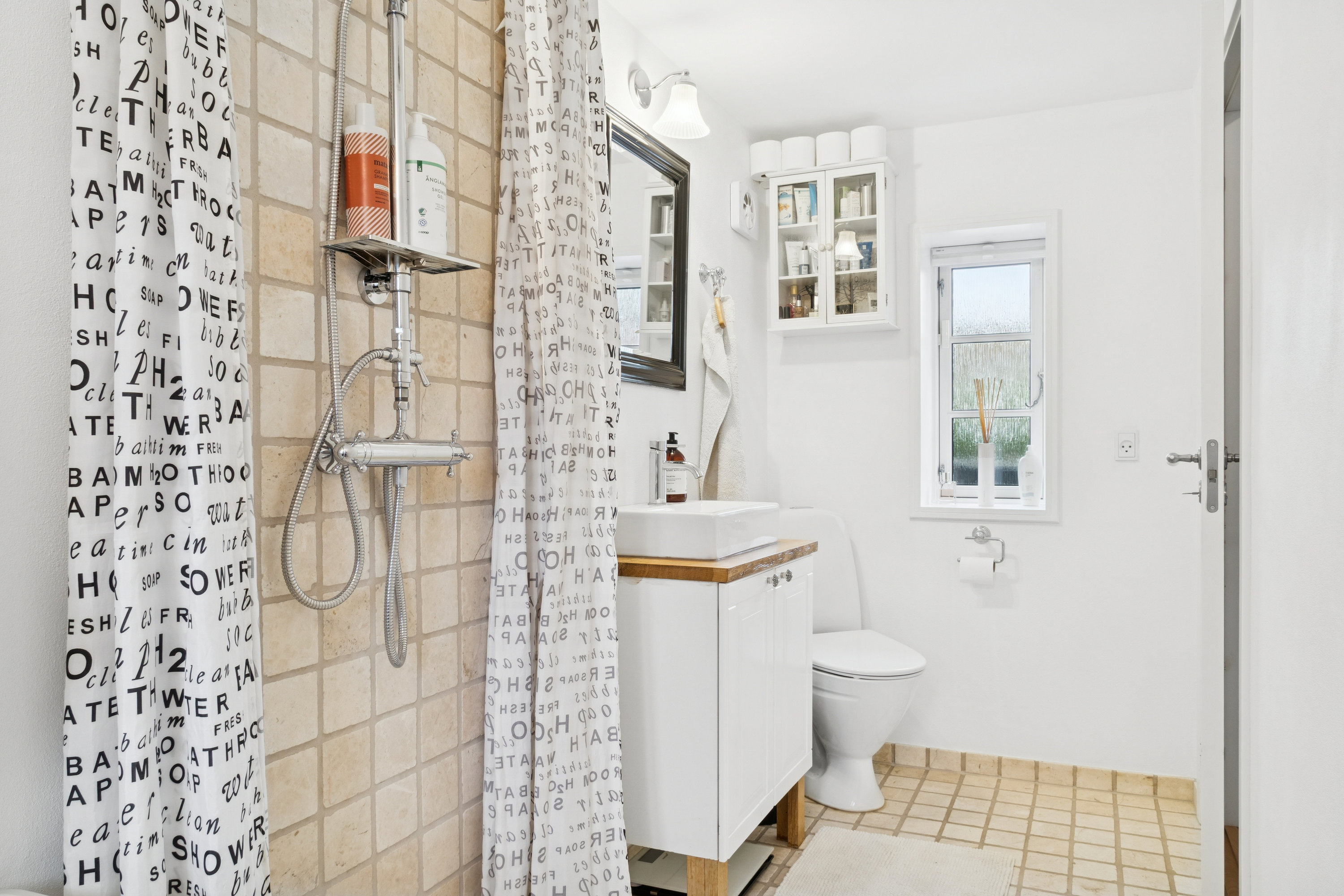 Fremhævet  billede i fuldskærmstilstand. Billede af Hovedgaden 6, Gundsømagle, 4000 Roskilde