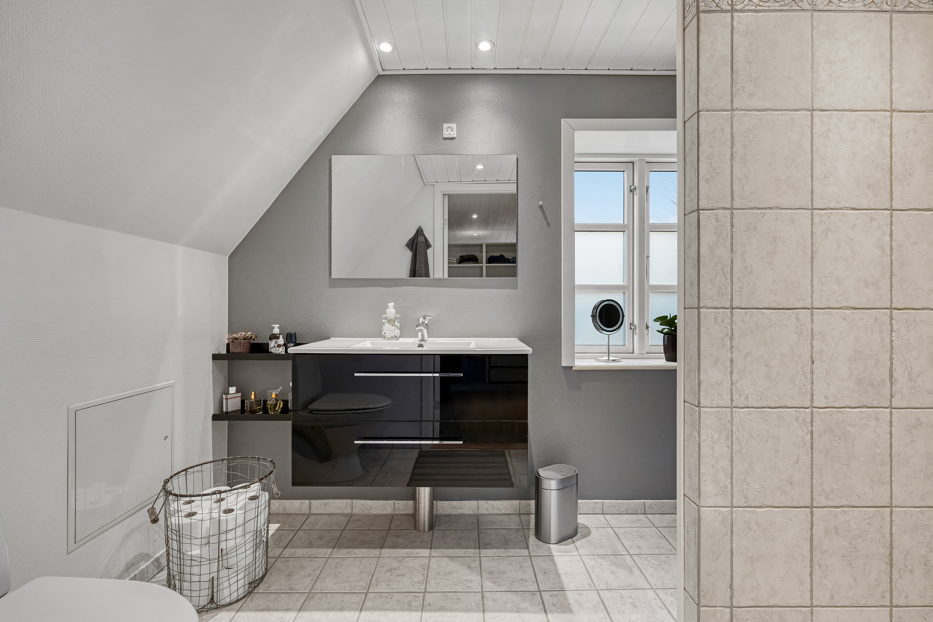 Fremhævet badeværelse billede i fuldskærmstilstand. Billede af Byvej 61, 3600 Frederikssund