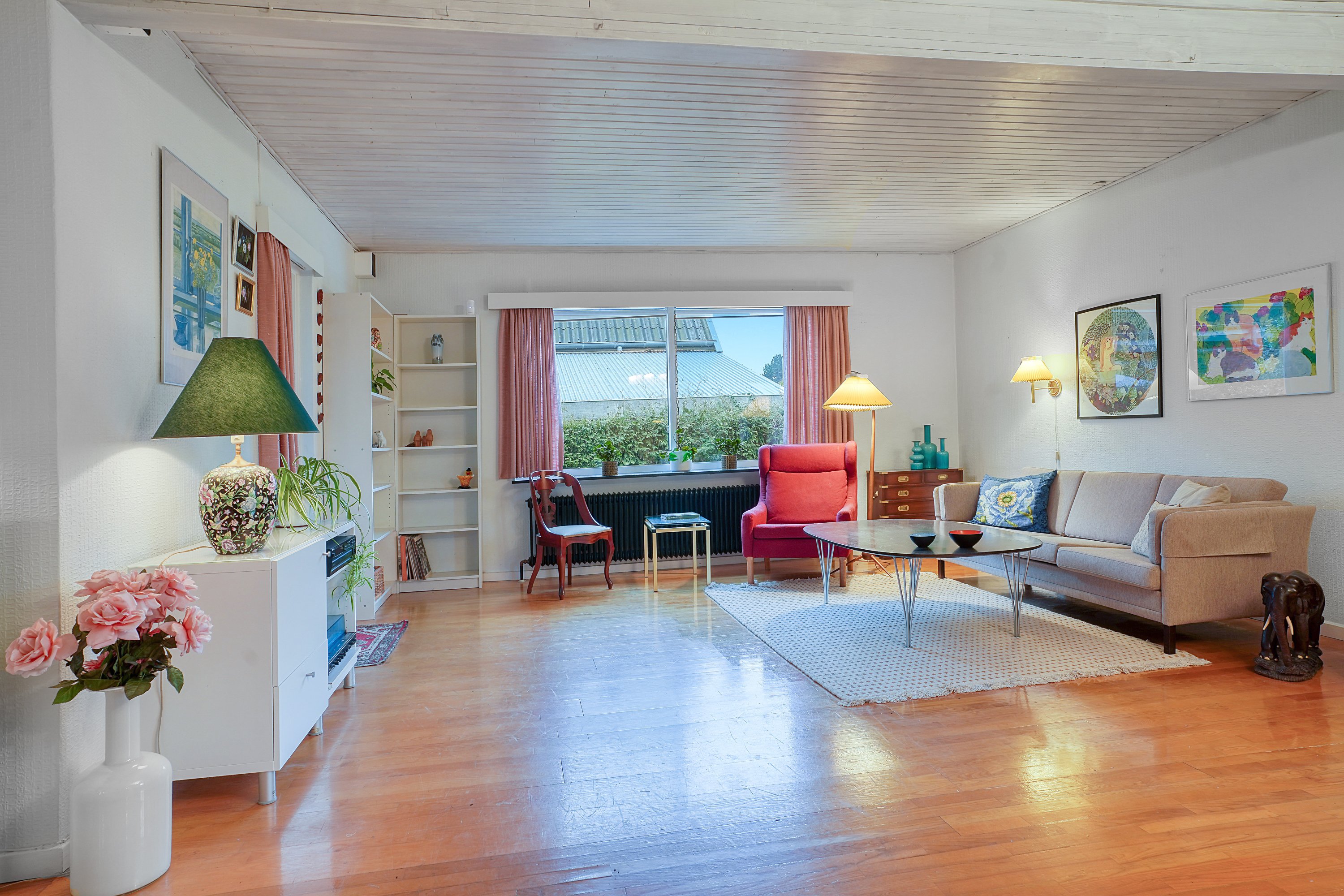 Fremhævet stue billede i fuldskærmstilstand. Billede af Vestvej 23, 3450 Allerød