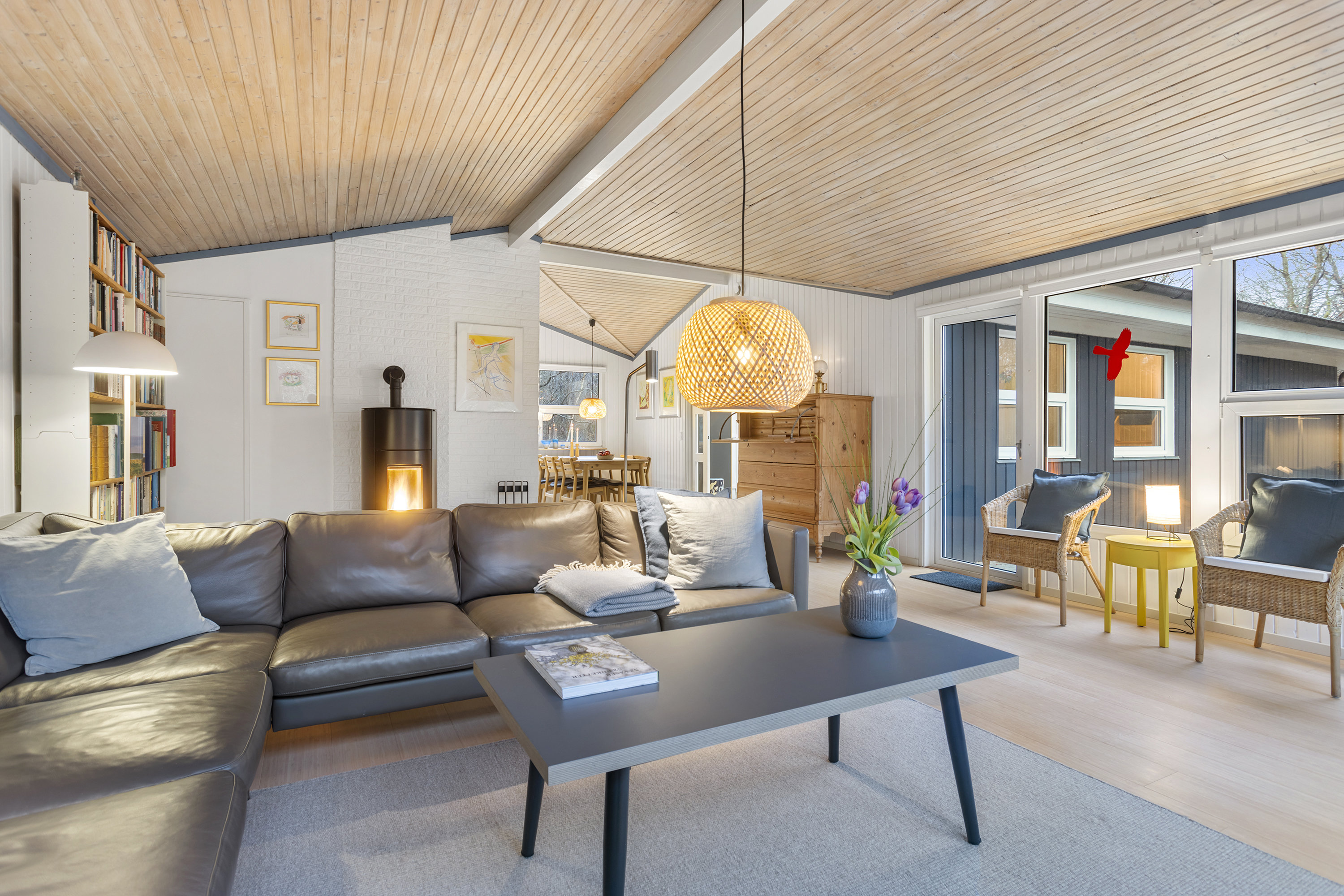 Fremhævet stue billede i fuldskærmstilstand. Billede af Hjortespringet 17, Lyngså, 9300 Sæby