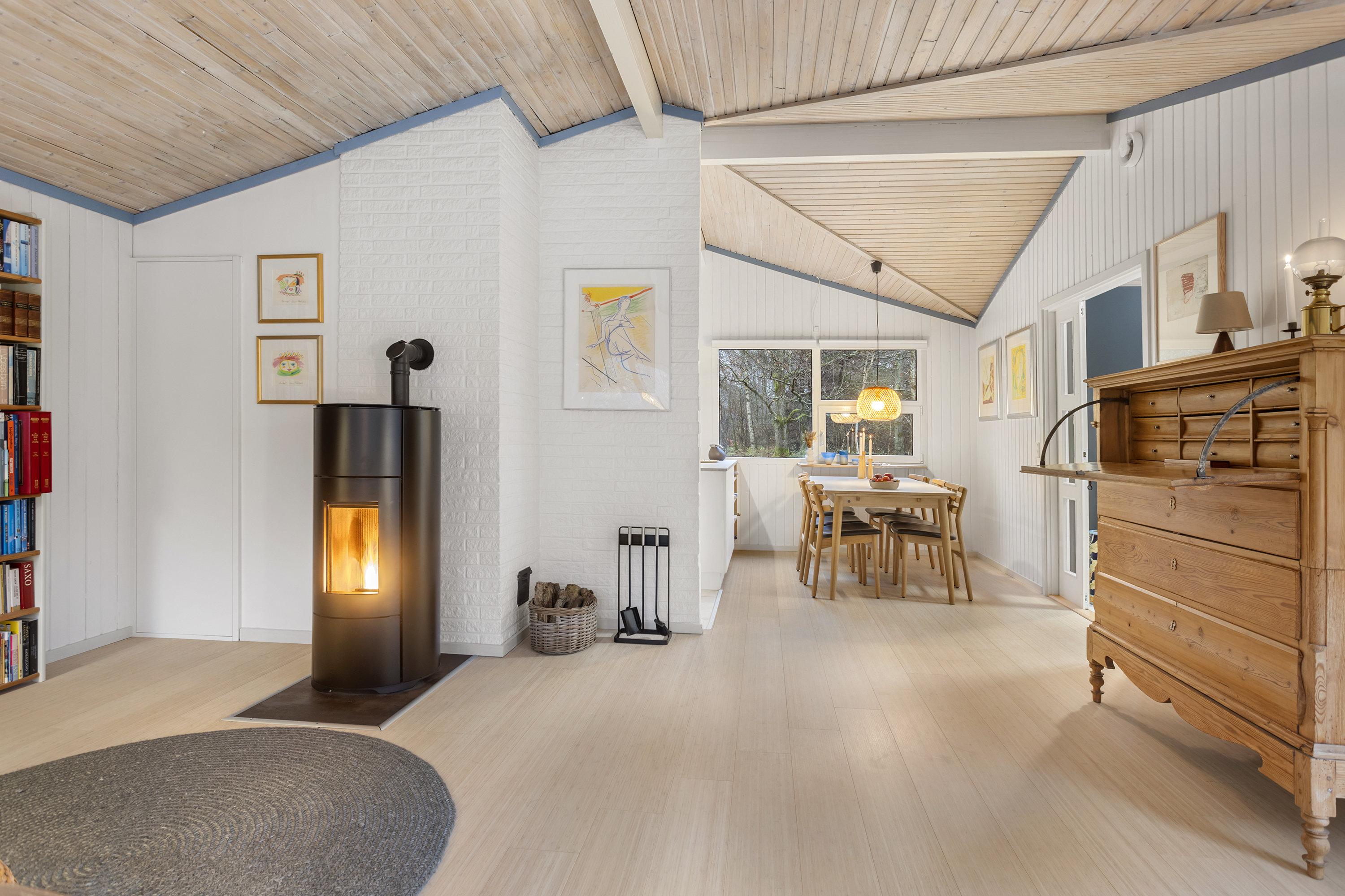 Fremhævet stue billede i fuldskærmstilstand. Billede af Hjortespringet 17, Lyngså, 9300 Sæby