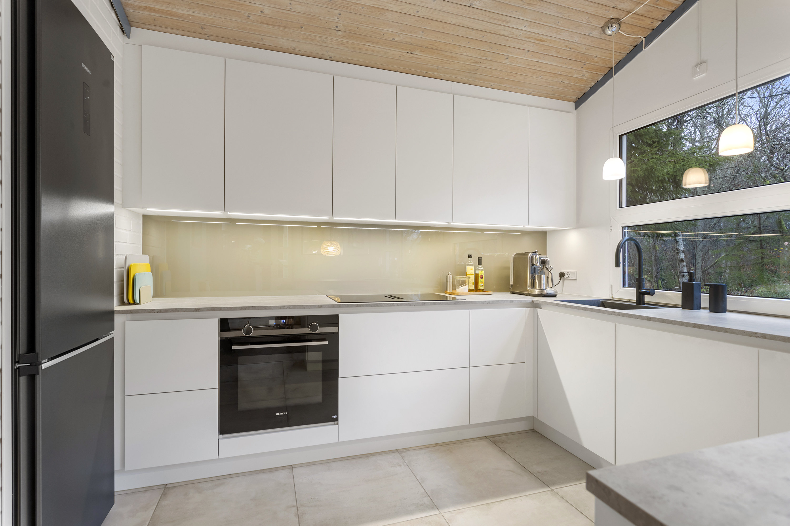 Fremhævet køkken billede i fuldskærmstilstand. Billede af Hjortespringet 17, Lyngså, 9300 Sæby