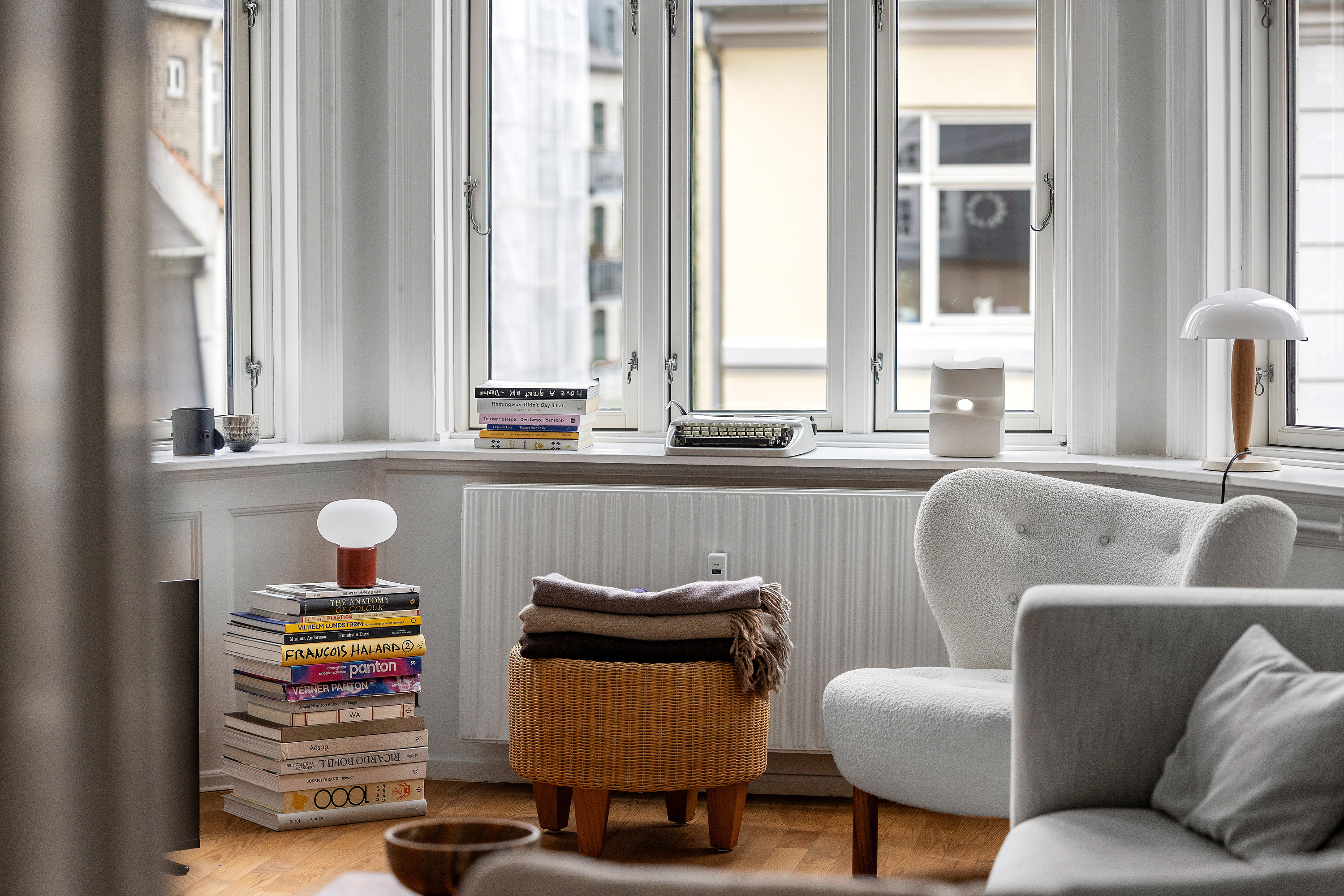 Fremhævet  billede i fuldskærmstilstand. Billede af Adolph Steens Alle 5, 3. th., 1971 Frederiksberg C