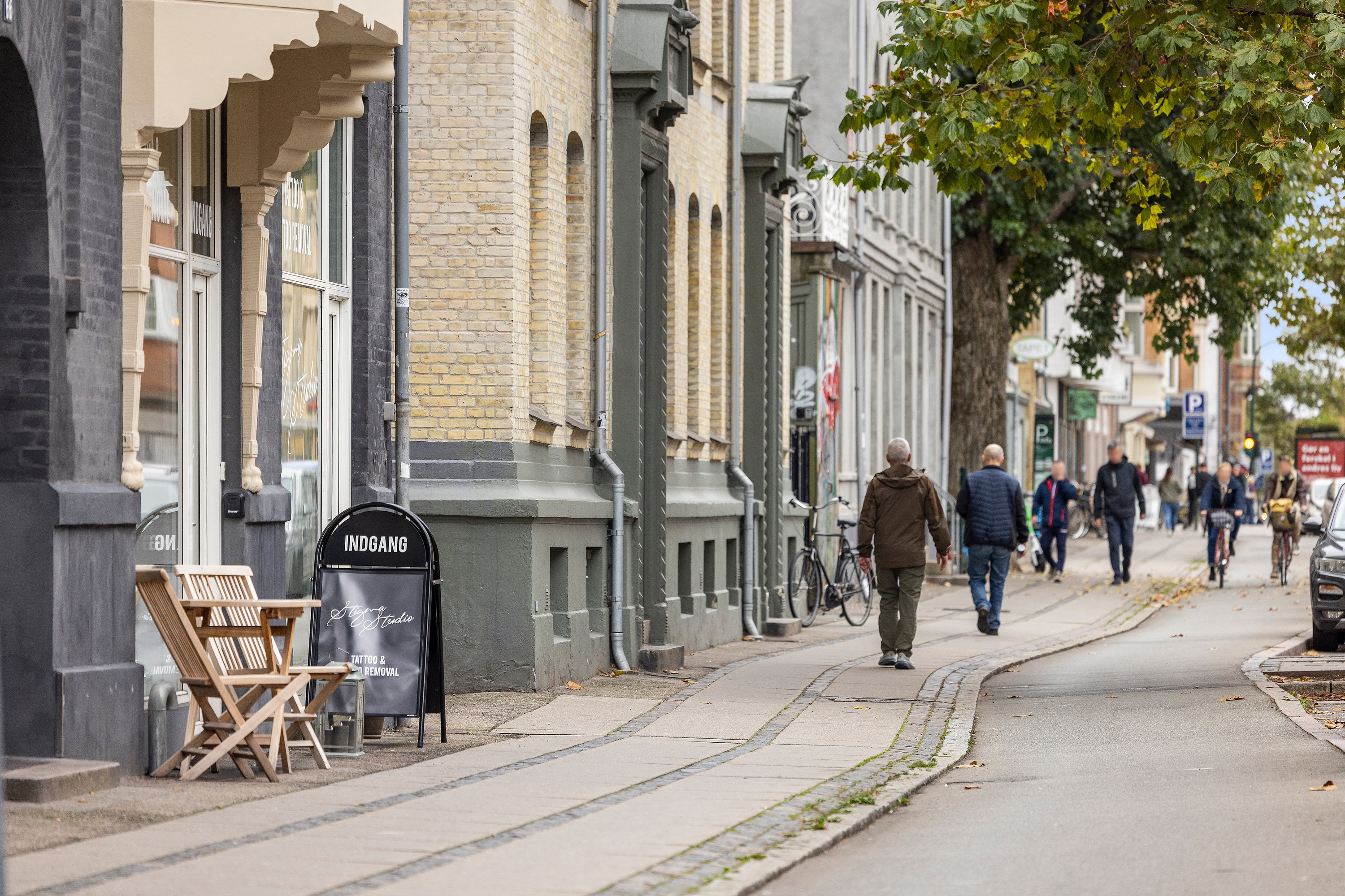 Fremhævet  billede i fuldskærmstilstand. Billede af Adolph Steens Alle 5, 3. th., 1971 Frederiksberg C