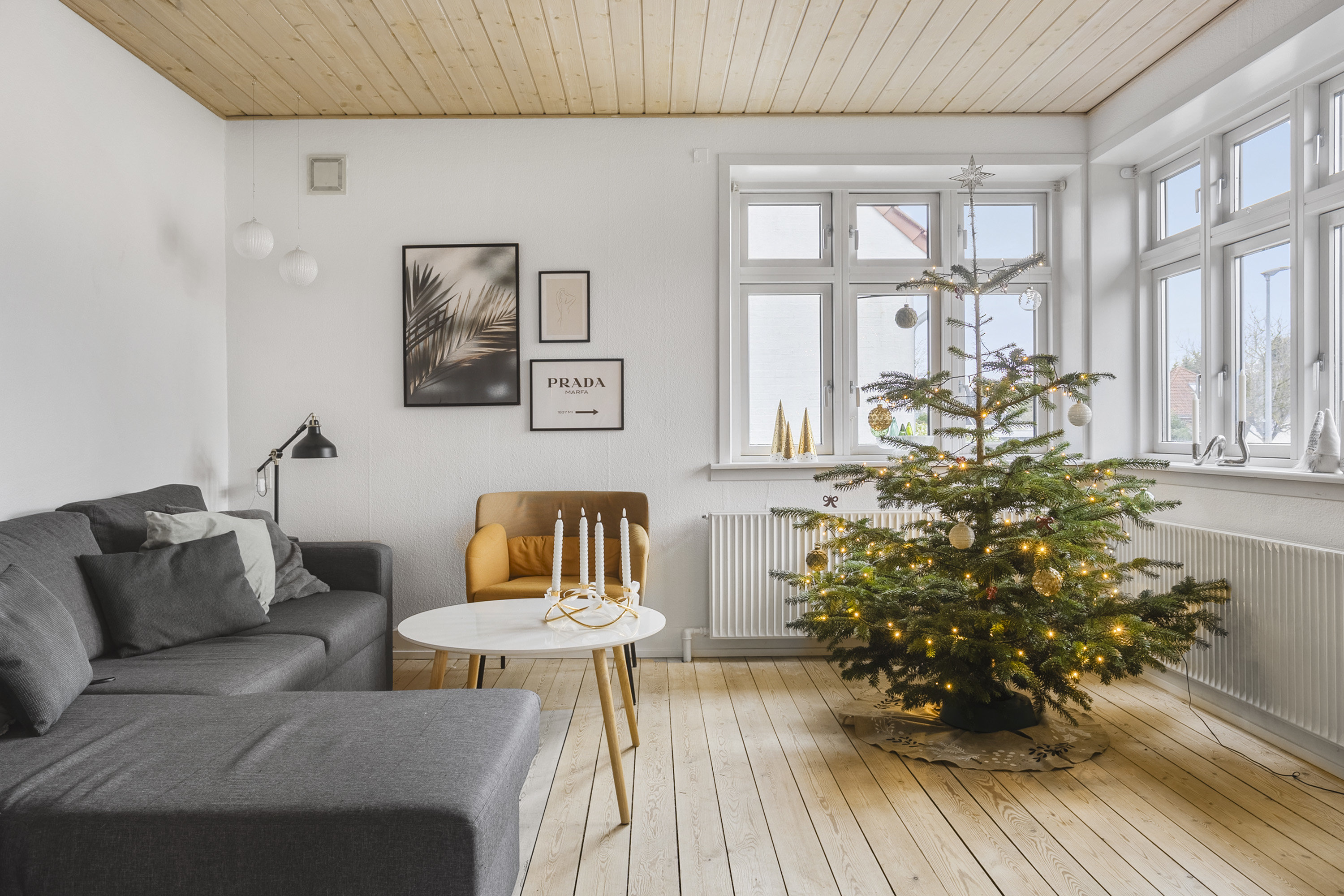 Fremhævet stue billede i fuldskærmstilstand. Billede af Solvang 14, 6600 Vejen