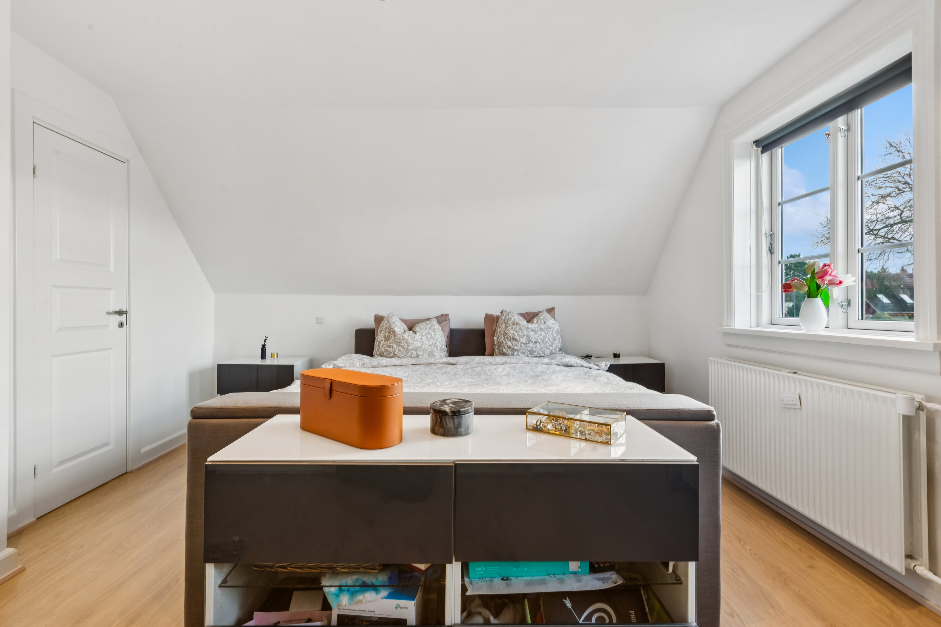 Fremhævet stue billede i fuldskærmstilstand. Billede af Dyssevænget 33, 2700 Brønshøj